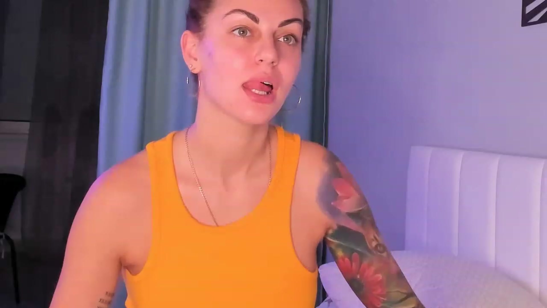 Gallery image thumbnail from NotKunis's myfreecams stream on, 10/19/2023, 16:08 image 9 of 20