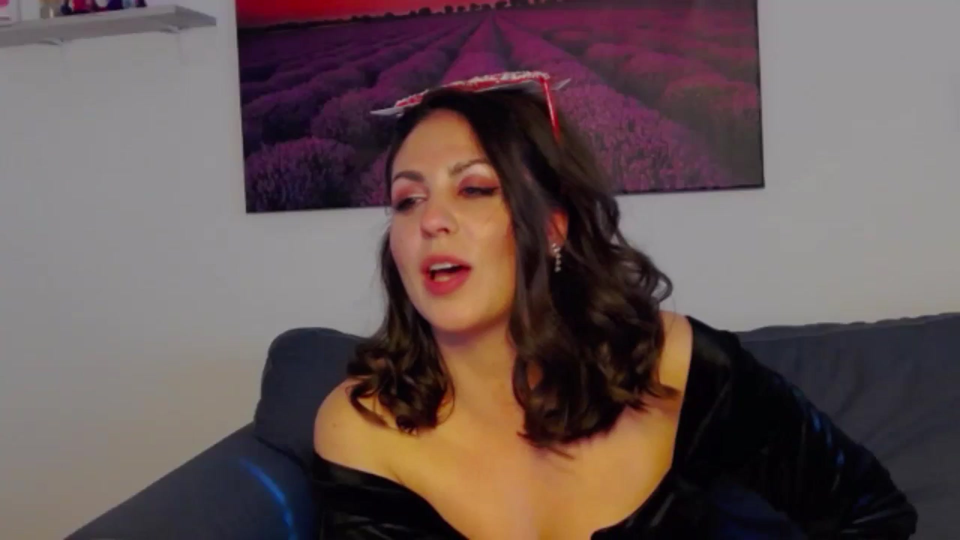 Gallery image thumbnail from NotVanilla's myfreecams stream on, 01/01/2024, 13:11 image 1 of 20