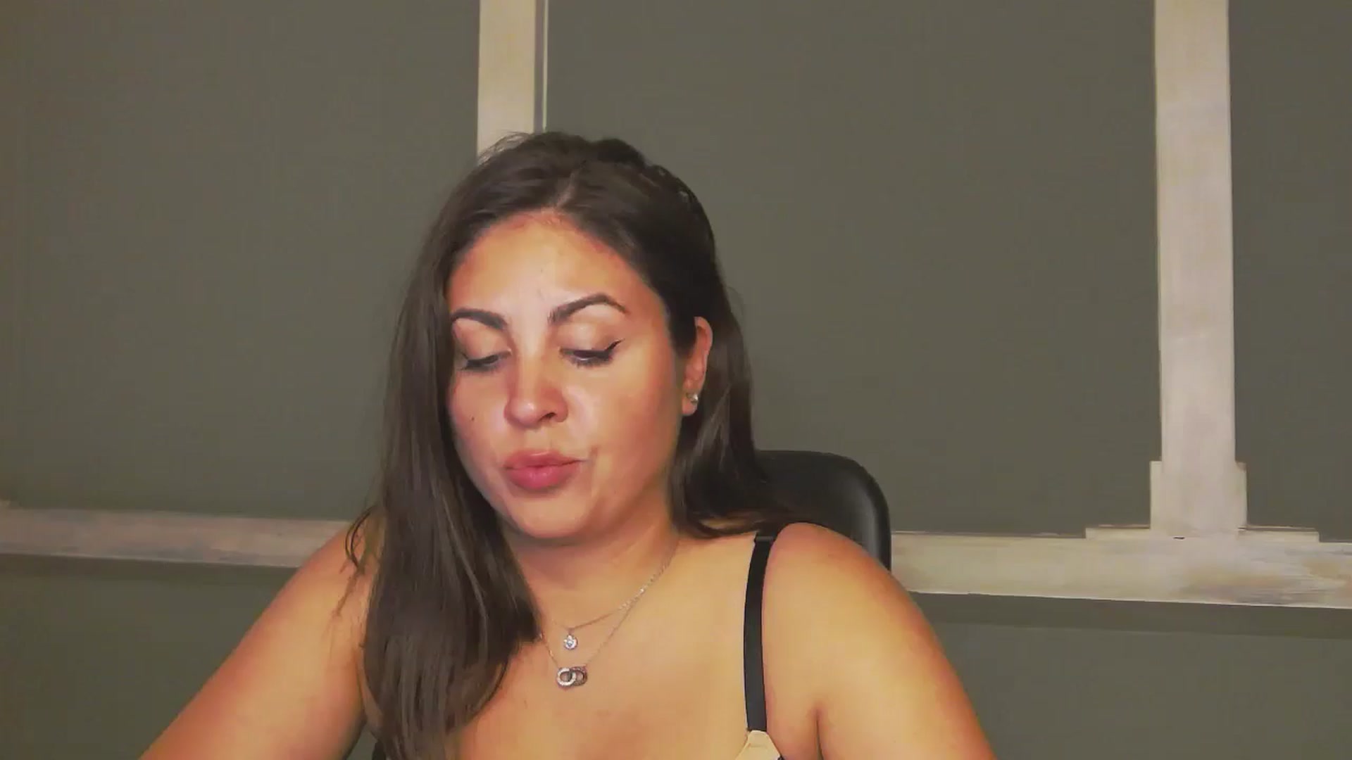 Gallery image thumbnail from NotVanilla's myfreecams stream on, 08/01/2024, 01:38 image 13 of 20
