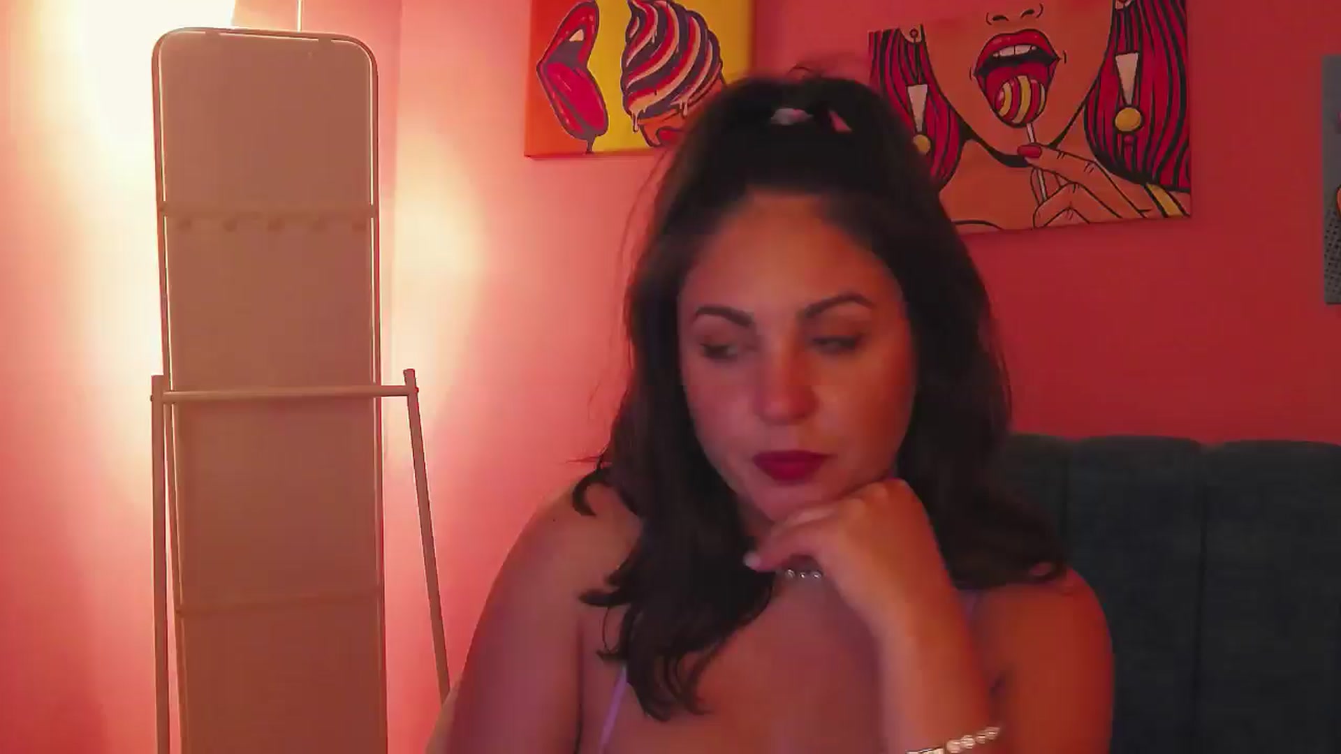 Gallery image thumbnail from NotVanilla's myfreecams stream on, 08/27/2024, 05:34 image 1 of 20