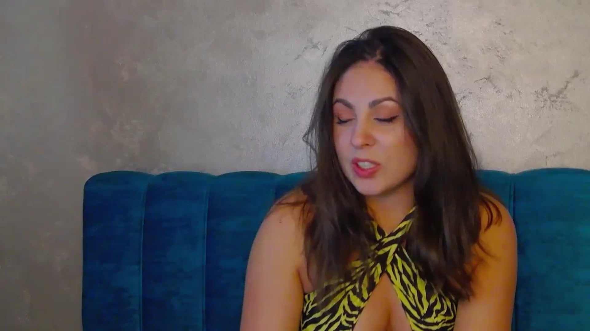Gallery image thumbnail from NotVanilla's myfreecams stream on, 09/23/2024, 01:10 image 17 of 20