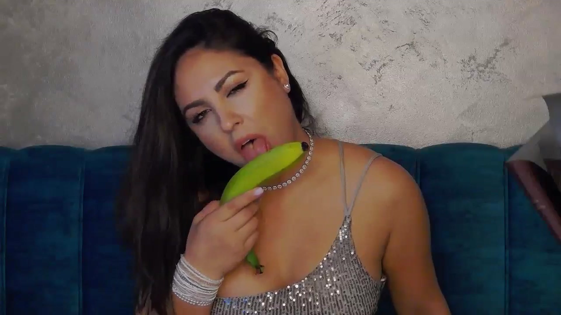 Gallery image thumbnail from NotVanilla's myfreecams stream on, 09/28/2024, 24:44 image 11 of 20