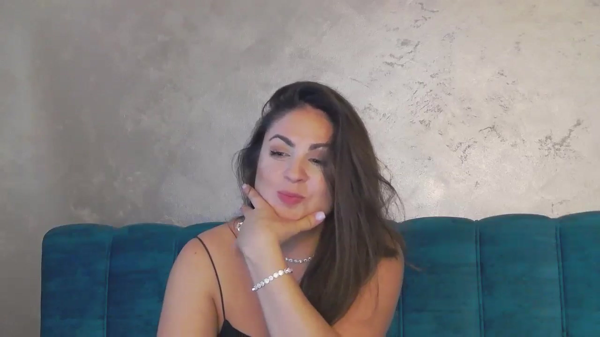 Gallery image thumbnail from NotVanilla's myfreecams stream on, 10/08/2024, 02:47 image 18 of 20