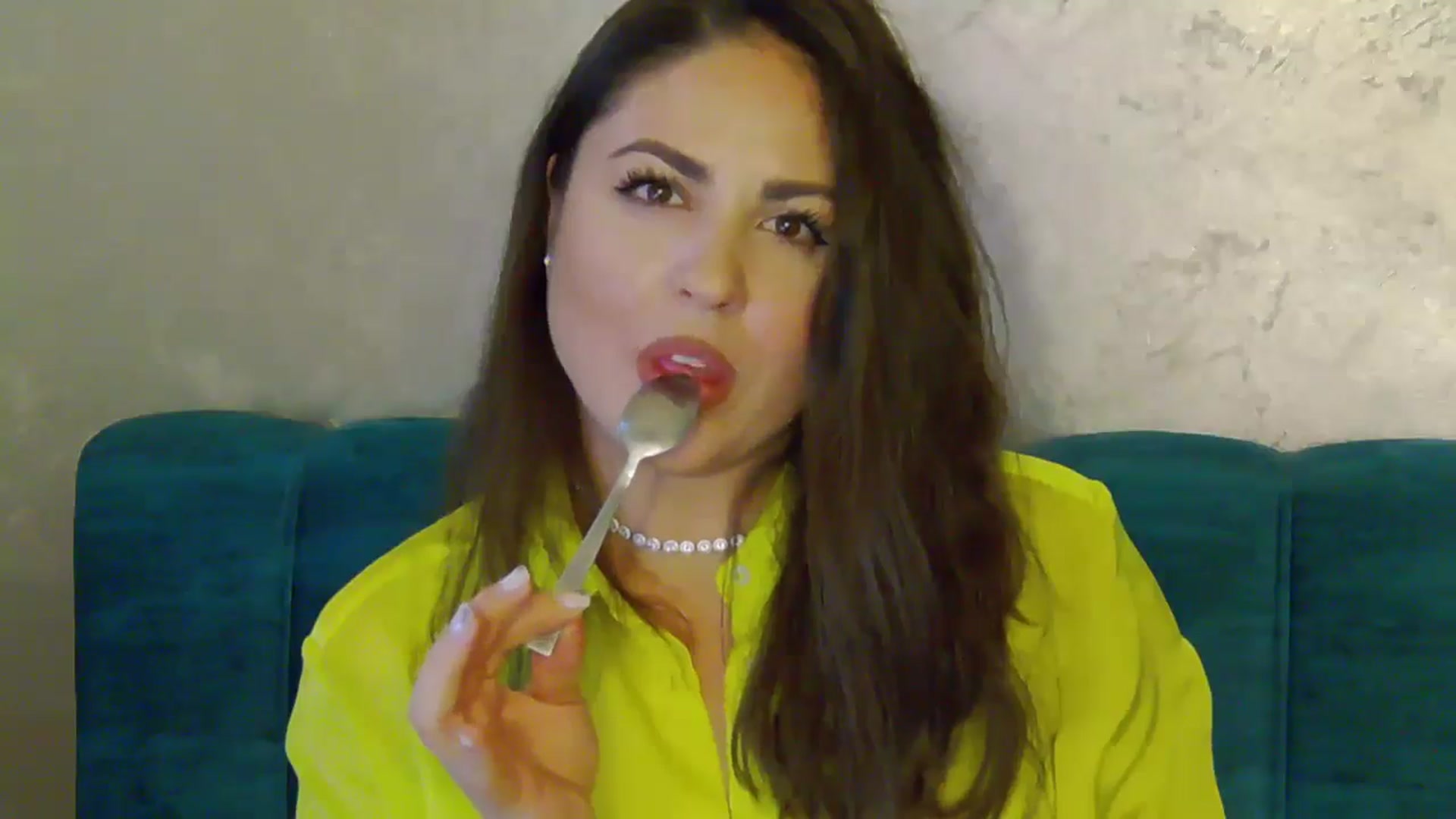 Gallery image thumbnail from NotVanilla's myfreecams stream on, 11/21/2024, 24:46 image 15 of 20