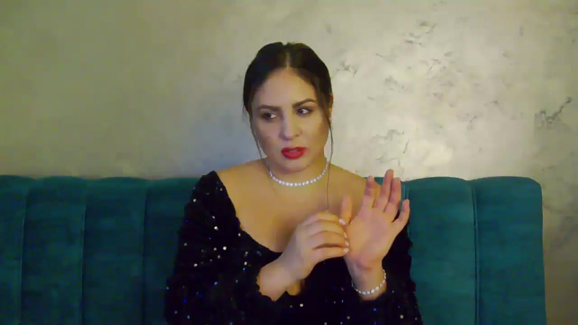 Gallery image thumbnail from NotVanilla's myfreecams stream on, 12/22/2024, 02:19 image 10 of 20