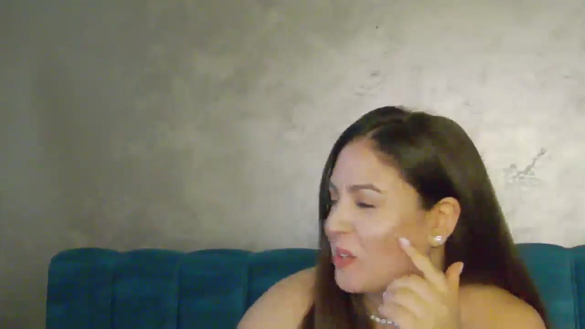 Gallery image thumbnail from NotVanilla's myfreecams stream on, 04/25/2025, 24:40 image 14 of 20