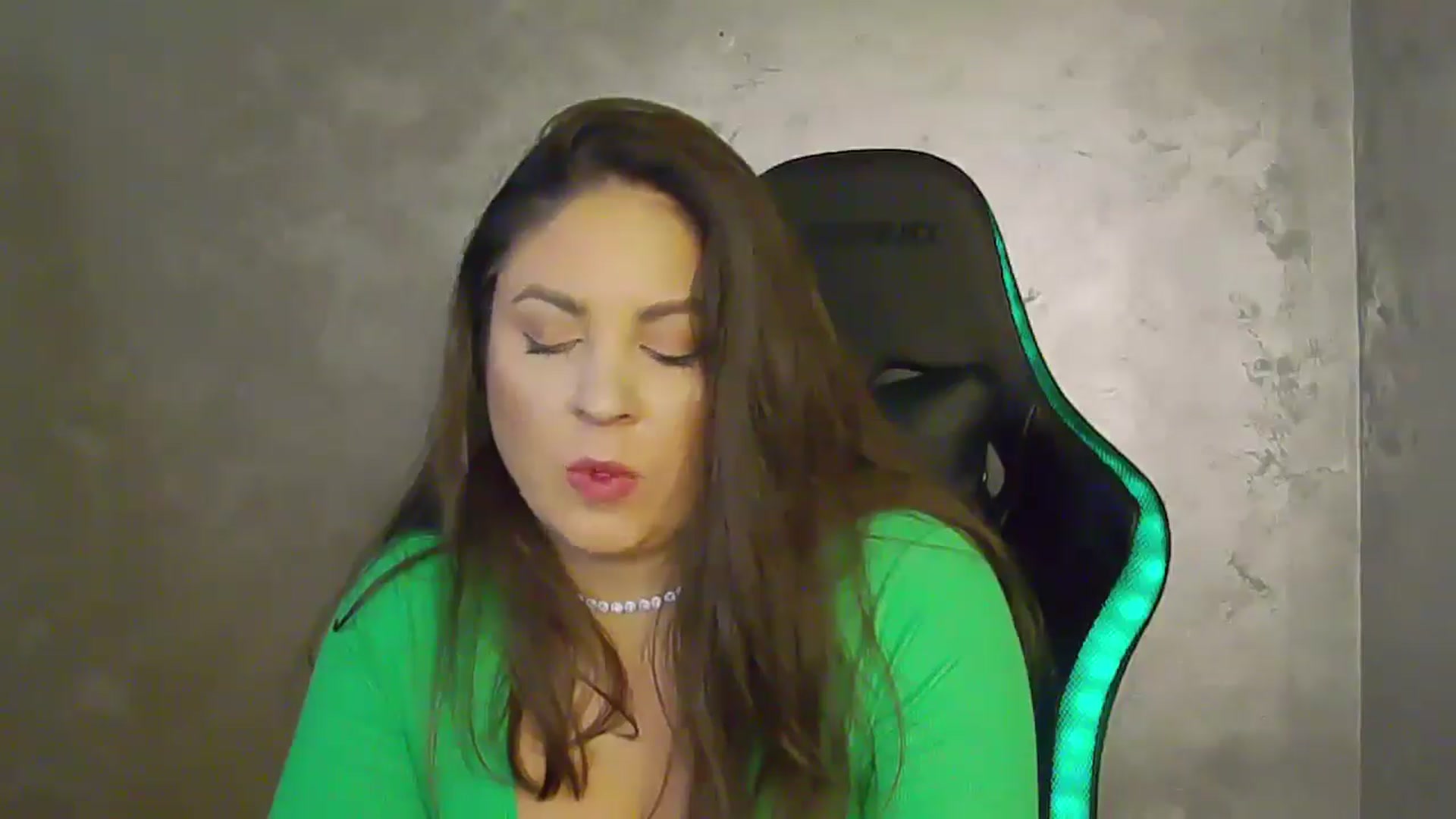 Gallery image thumbnail from NotVanilla's myfreecams stream on, 05/20/2025, 24:00 image 19 of 20
