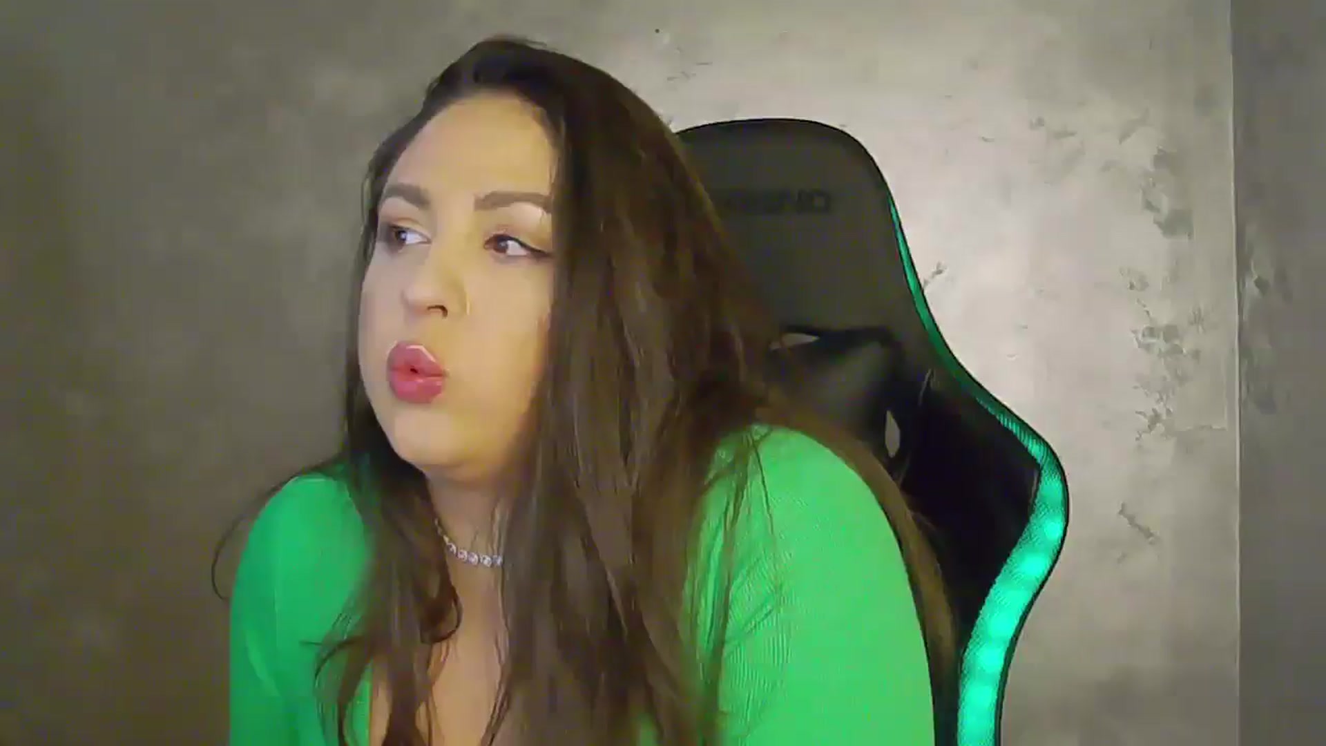 Gallery image thumbnail from NotVanilla's myfreecams stream on, 05/20/2025, 24:00 image 8 of 20