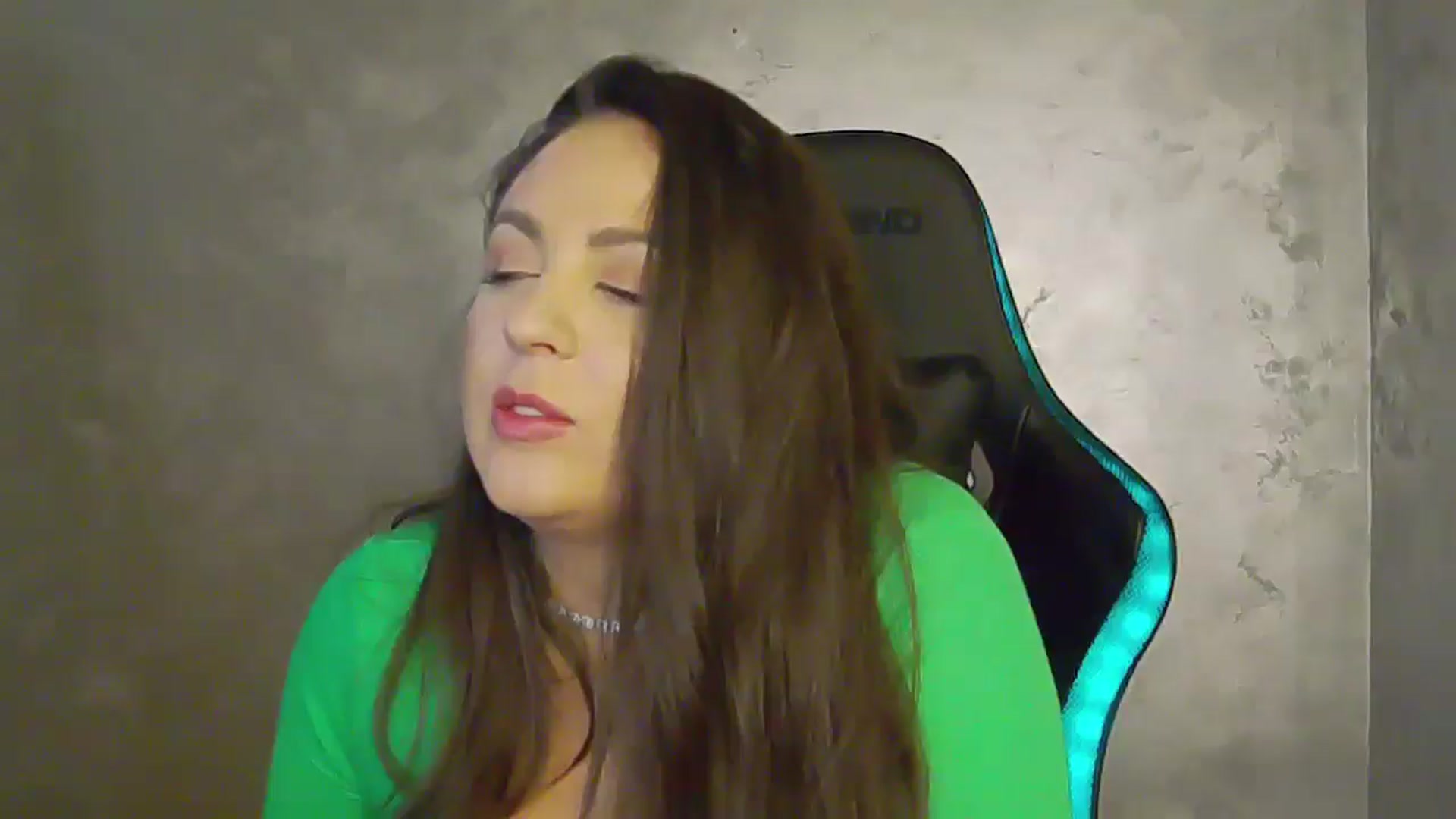 Gallery image thumbnail from NotVanilla's myfreecams stream on, 05/20/2025, 01:00 image 18 of 20