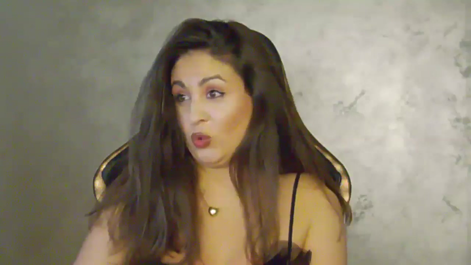 Gallery image thumbnail from NotVanilla's myfreecams stream on, 05/24/2025, 24:43 image 16 of 20