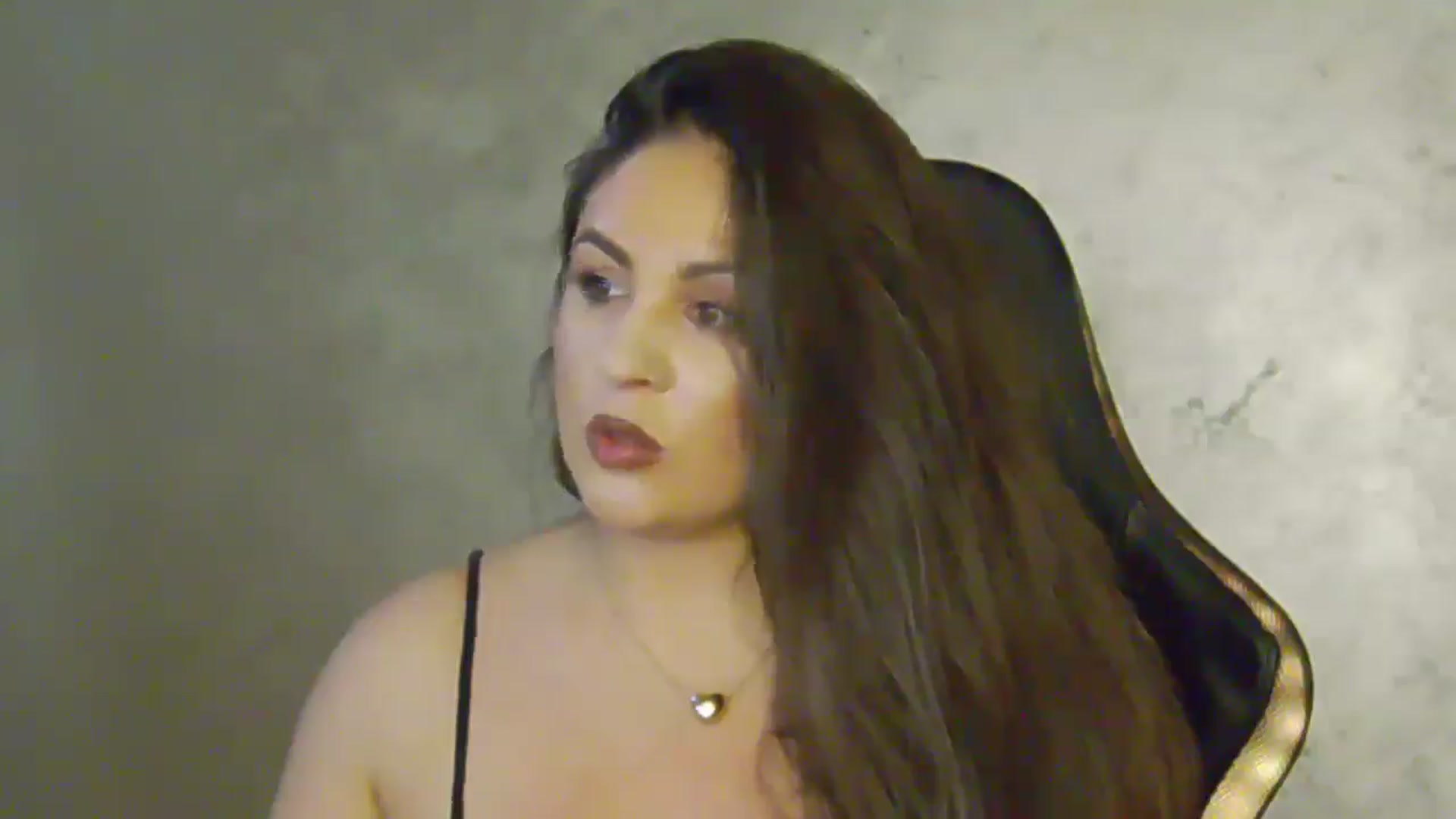 Gallery image thumbnail from NotVanilla's myfreecams stream on, 05/24/2025, 24:43 image 3 of 20