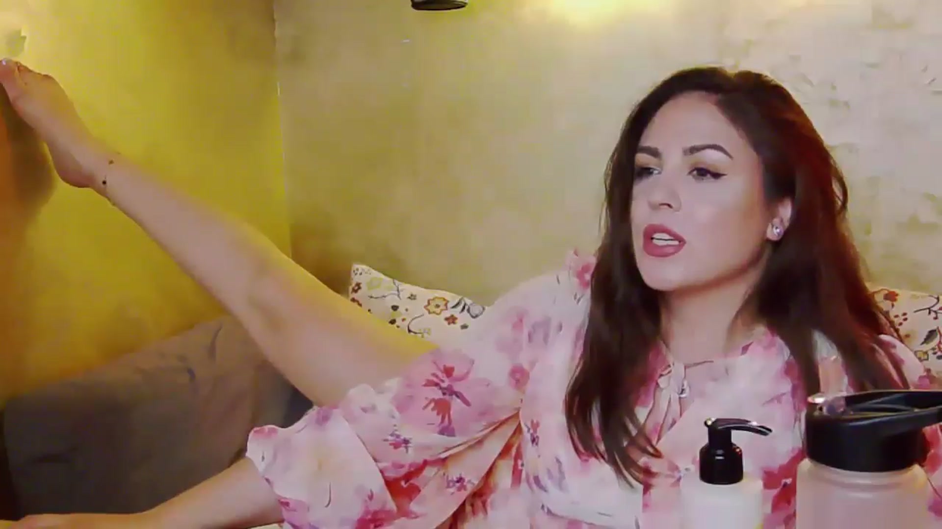 Gallery image thumbnail from NotVanilla's myfreecams stream on, 06/10/2025, 24:20 image 10 of 20