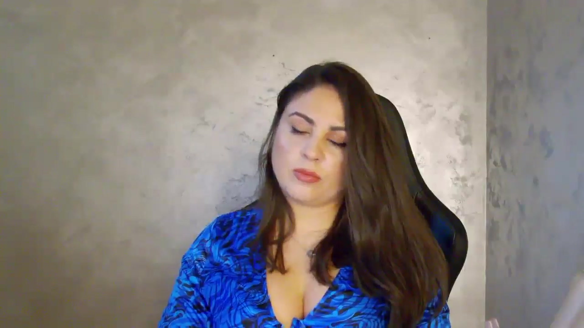 Gallery image thumbnail from NotVanilla's myfreecams stream on, 06/16/2025, 01:51 image 18 of 20