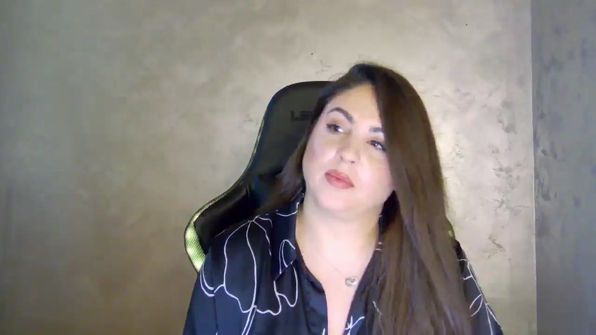 Gallery image thumbnail from NotVanilla's myfreecams stream on, 06/17/2025, 24:56 image 20 of 20