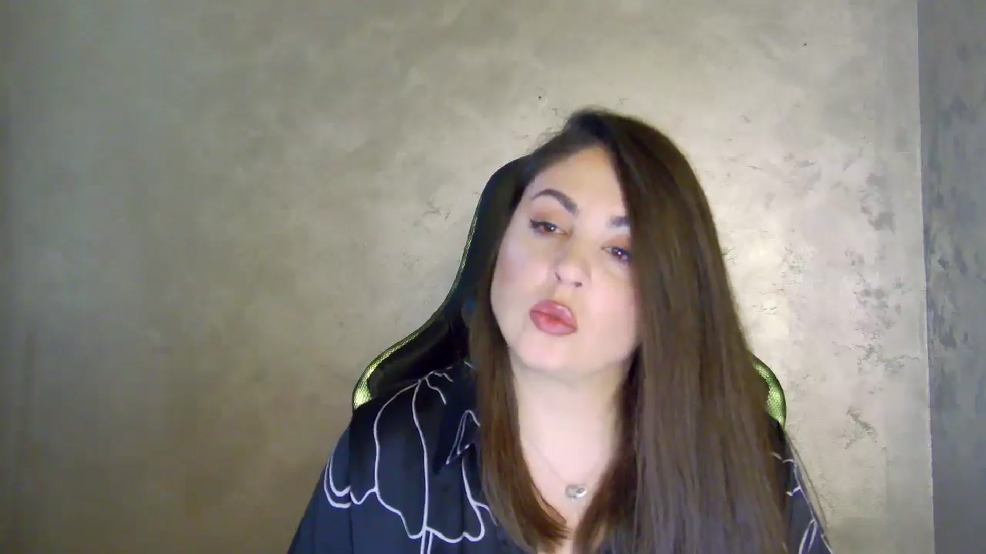 Gallery image thumbnail from NotVanilla's myfreecams stream on, 06/17/2025, 24:56 image 3 of 20