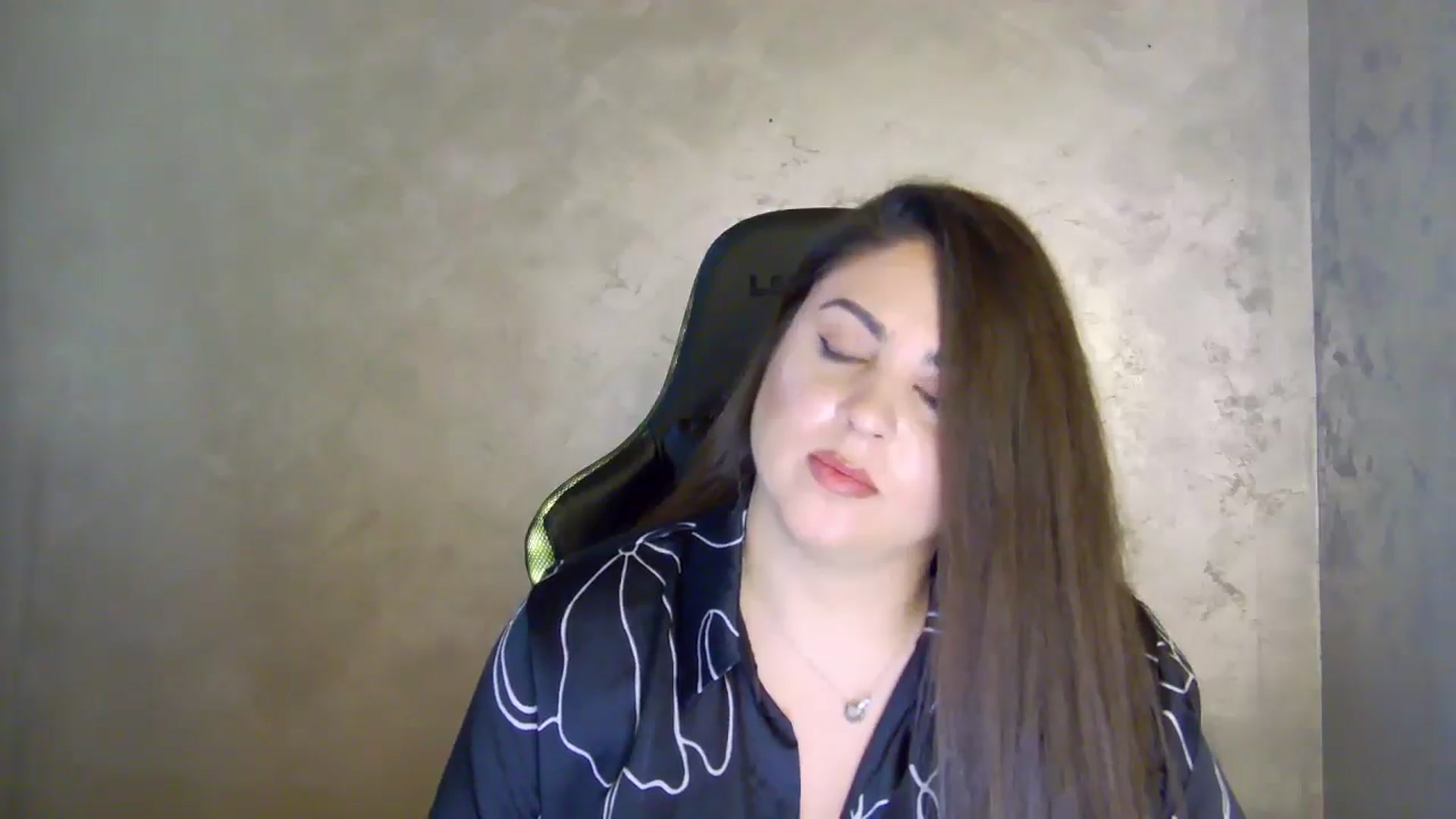 Gallery image thumbnail from NotVanilla's myfreecams stream on, 06/17/2025, 24:56 image 19 of 20