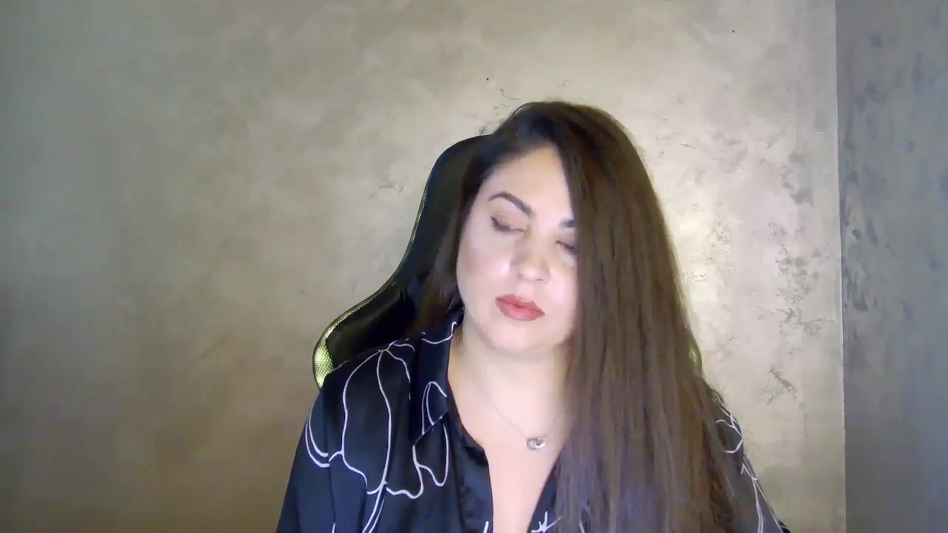 Gallery image thumbnail from NotVanilla's myfreecams stream on, 06/17/2025, 24:56 image 17 of 20