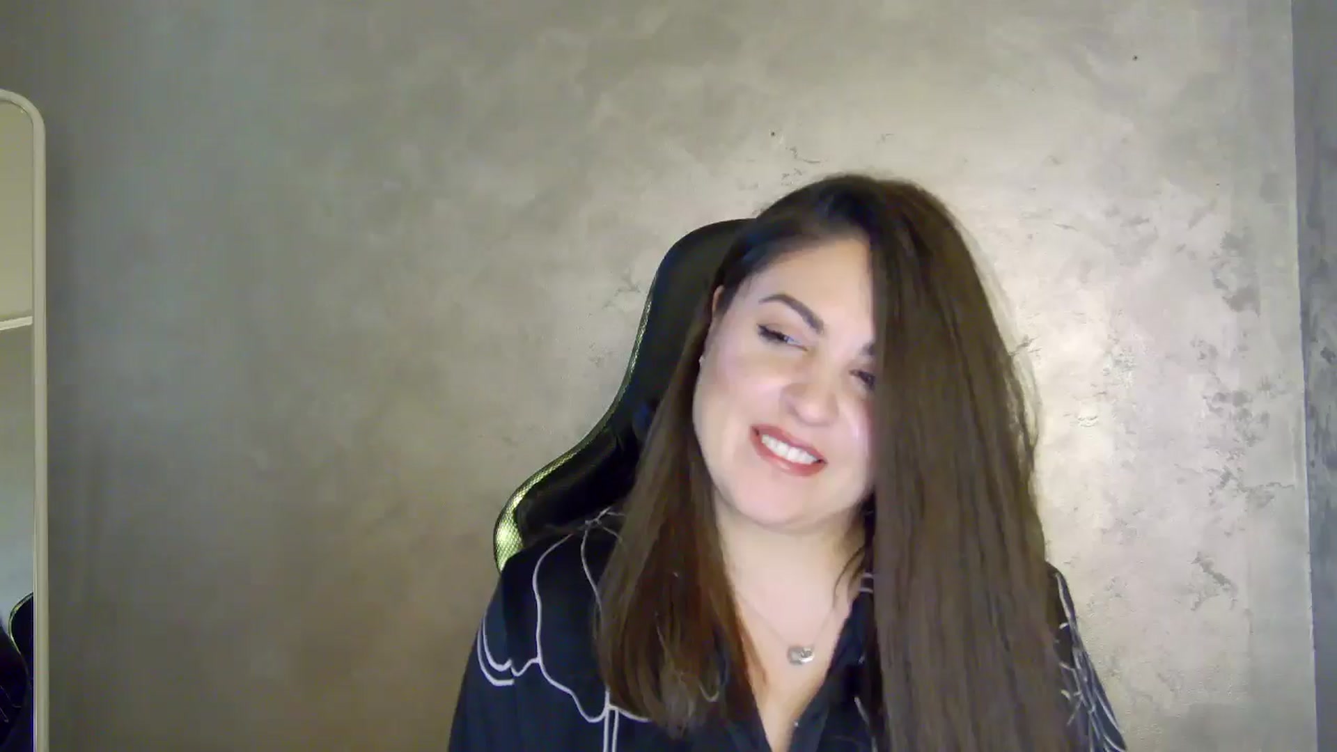 Gallery image thumbnail from NotVanilla's myfreecams stream on, 06/17/2025, 24:56 image 9 of 20
