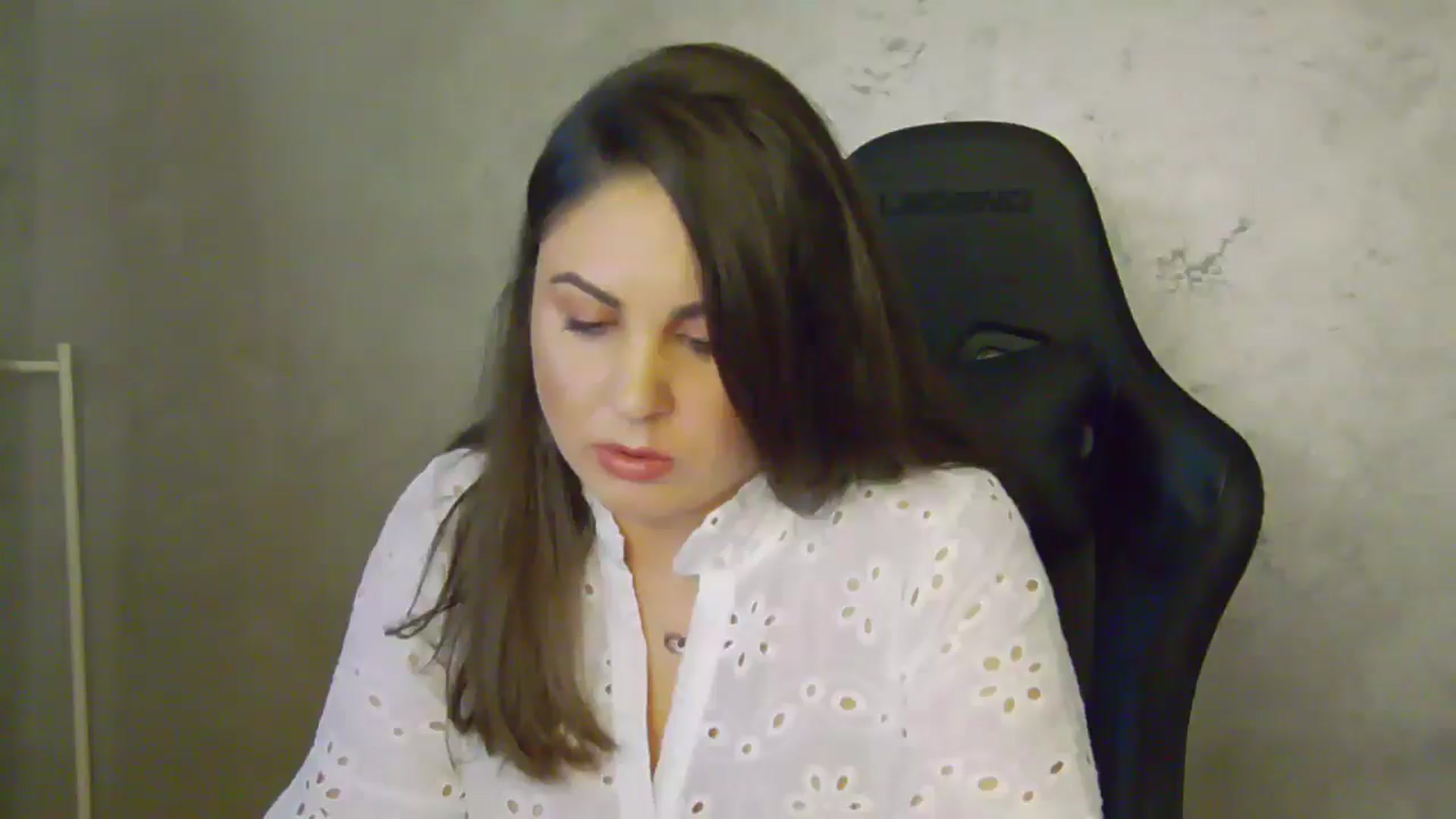 Gallery image thumbnail from NotVanilla's myfreecams stream on, 06/25/2025, 24:33 image 3 of 20