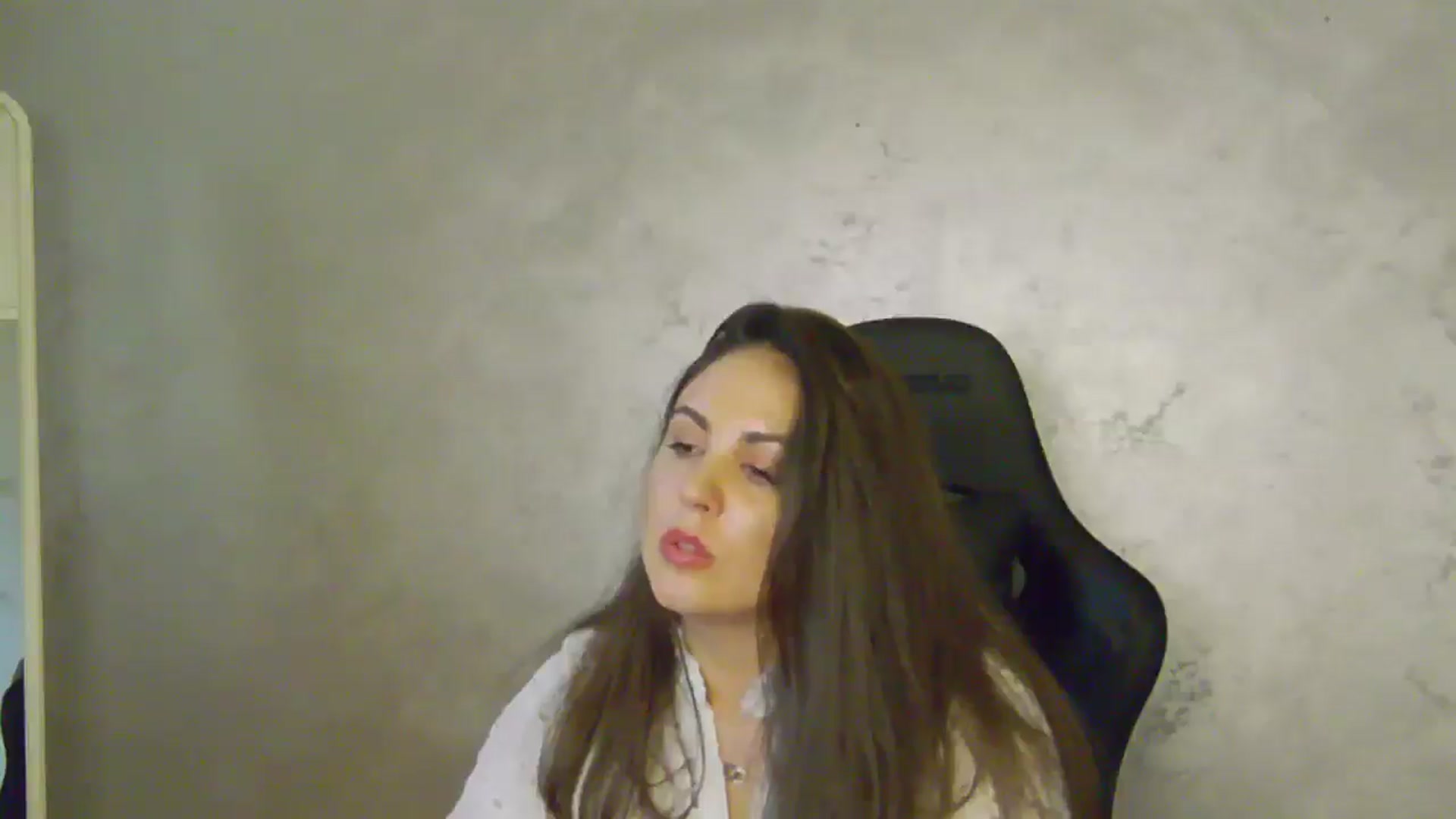 Gallery image thumbnail from NotVanilla's myfreecams stream on, 06/25/2025, 24:33 image 15 of 20