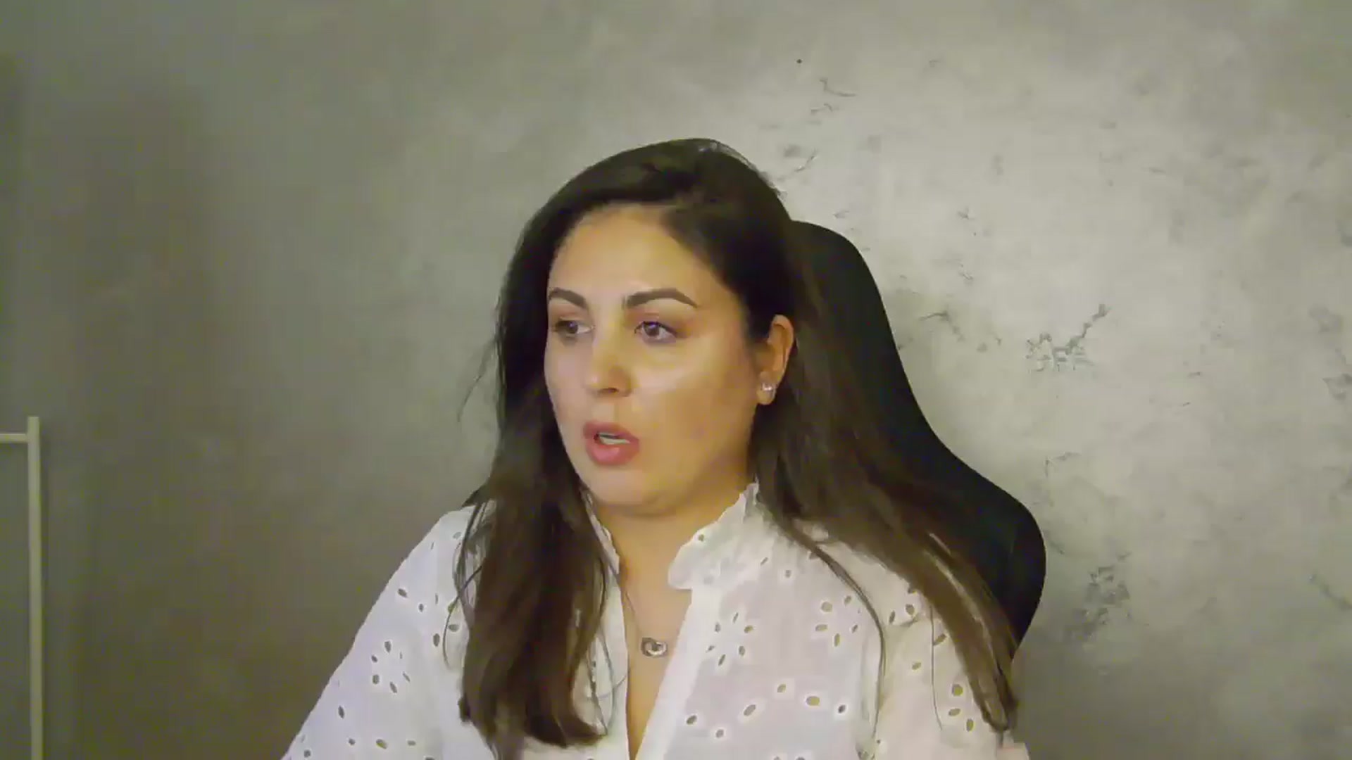 Gallery image thumbnail from NotVanilla's myfreecams stream on, 06/25/2025, 24:33 image 6 of 20