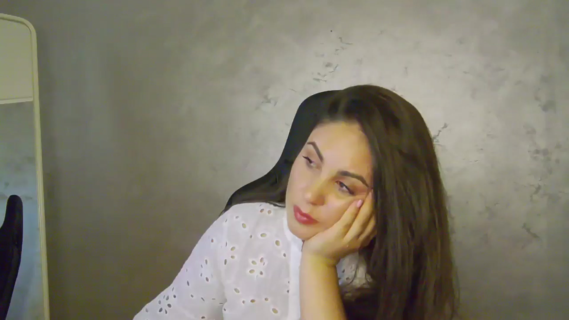 Gallery image thumbnail from NotVanilla's myfreecams stream on, 06/25/2025, 24:33 image 13 of 20