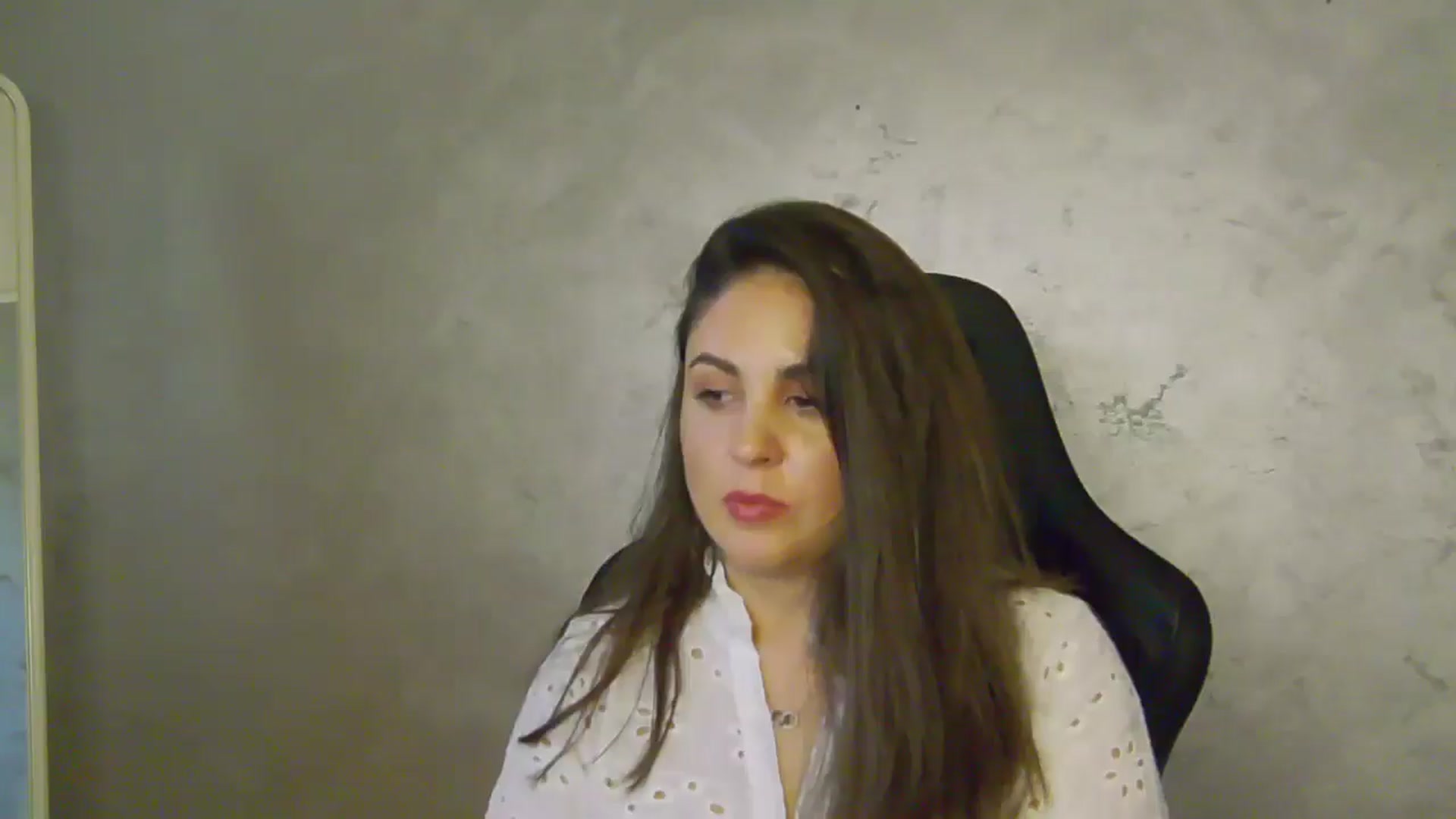 Gallery image thumbnail from NotVanilla's myfreecams stream on, 06/25/2025, 24:33 image 14 of 20