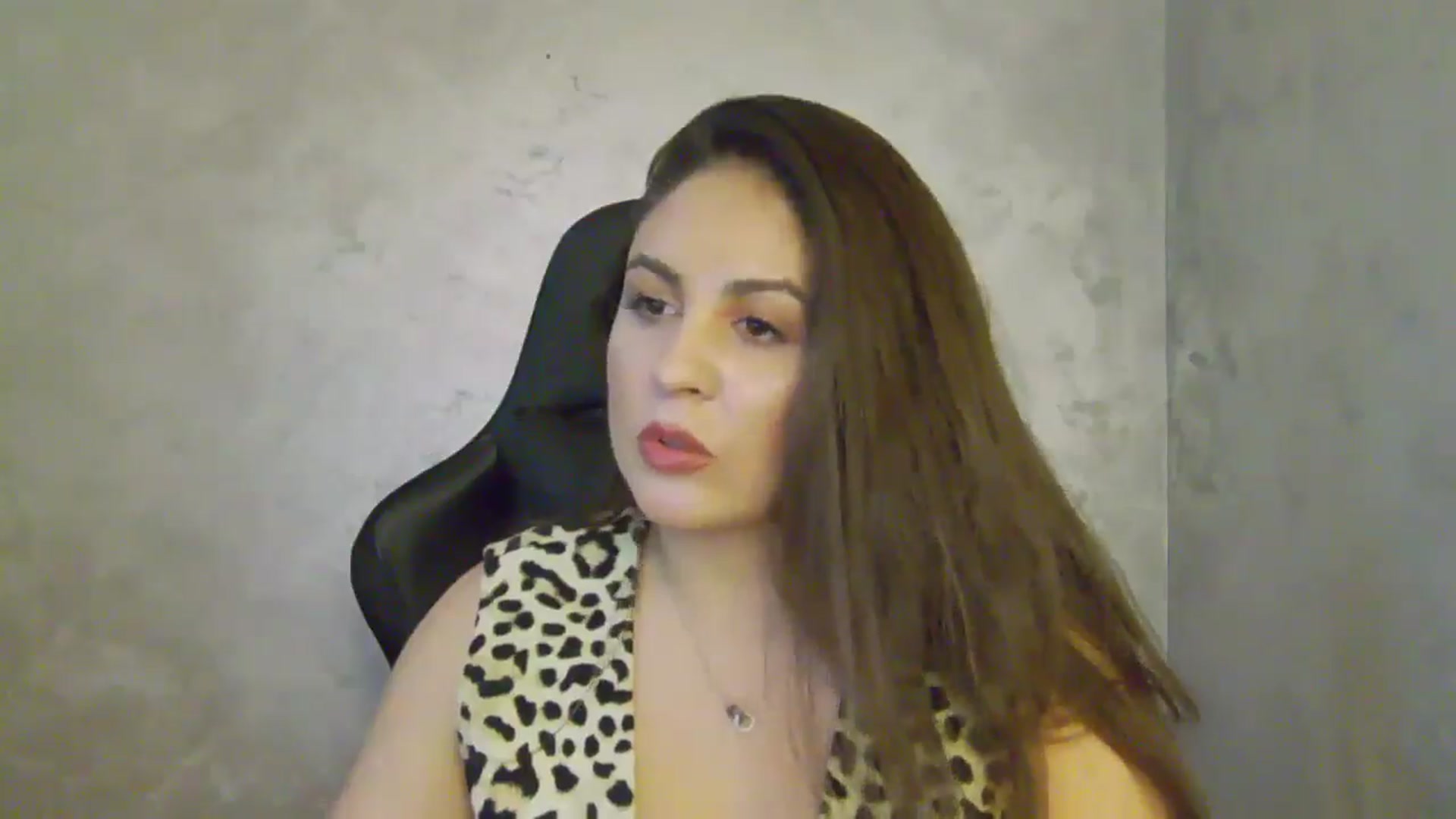 Gallery image thumbnail from NotVanilla's myfreecams stream on, 06/25/2025, 21:27 image 6 of 20