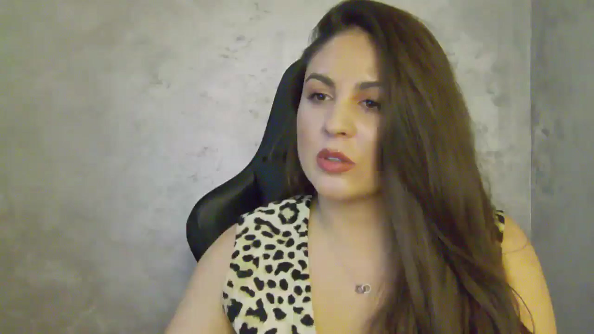 Gallery image thumbnail from NotVanilla's myfreecams stream on, 06/25/2025, 21:27 image 17 of 20