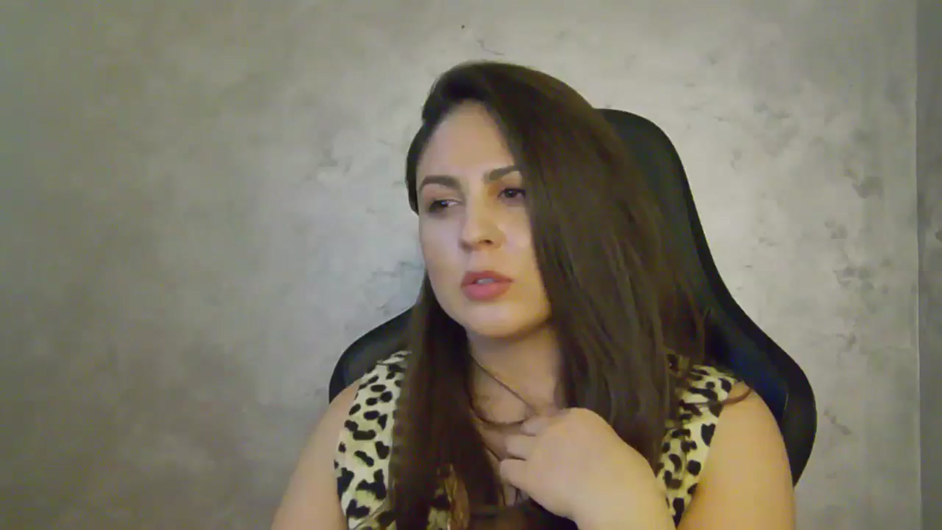 Gallery image thumbnail from NotVanilla's myfreecams stream on, 06/26/2025, 24:01 image 18 of 20