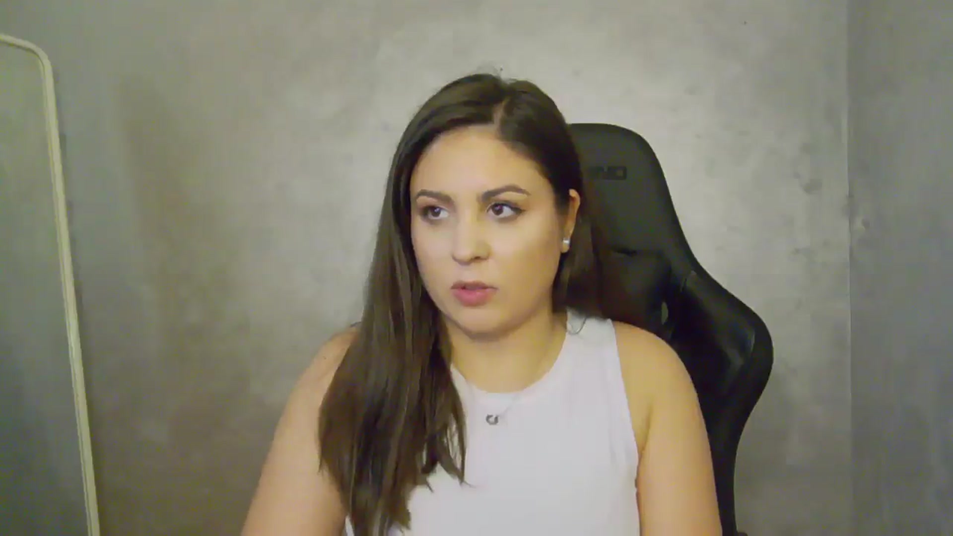 Gallery image thumbnail from NotVanilla's myfreecams stream on, 06/27/2025, 24:16 image 9 of 20