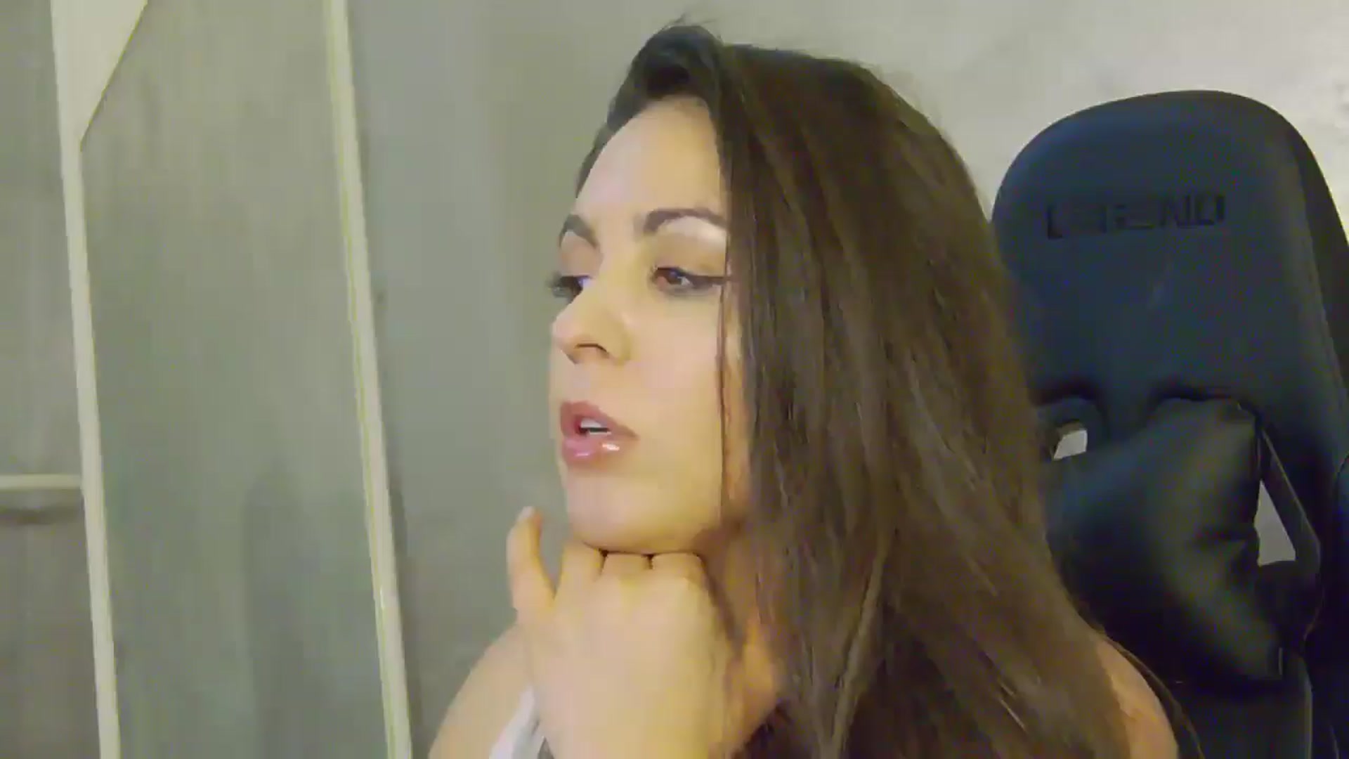 Gallery image thumbnail from NotVanilla's myfreecams stream on, 06/27/2025, 01:19 image 20 of 20