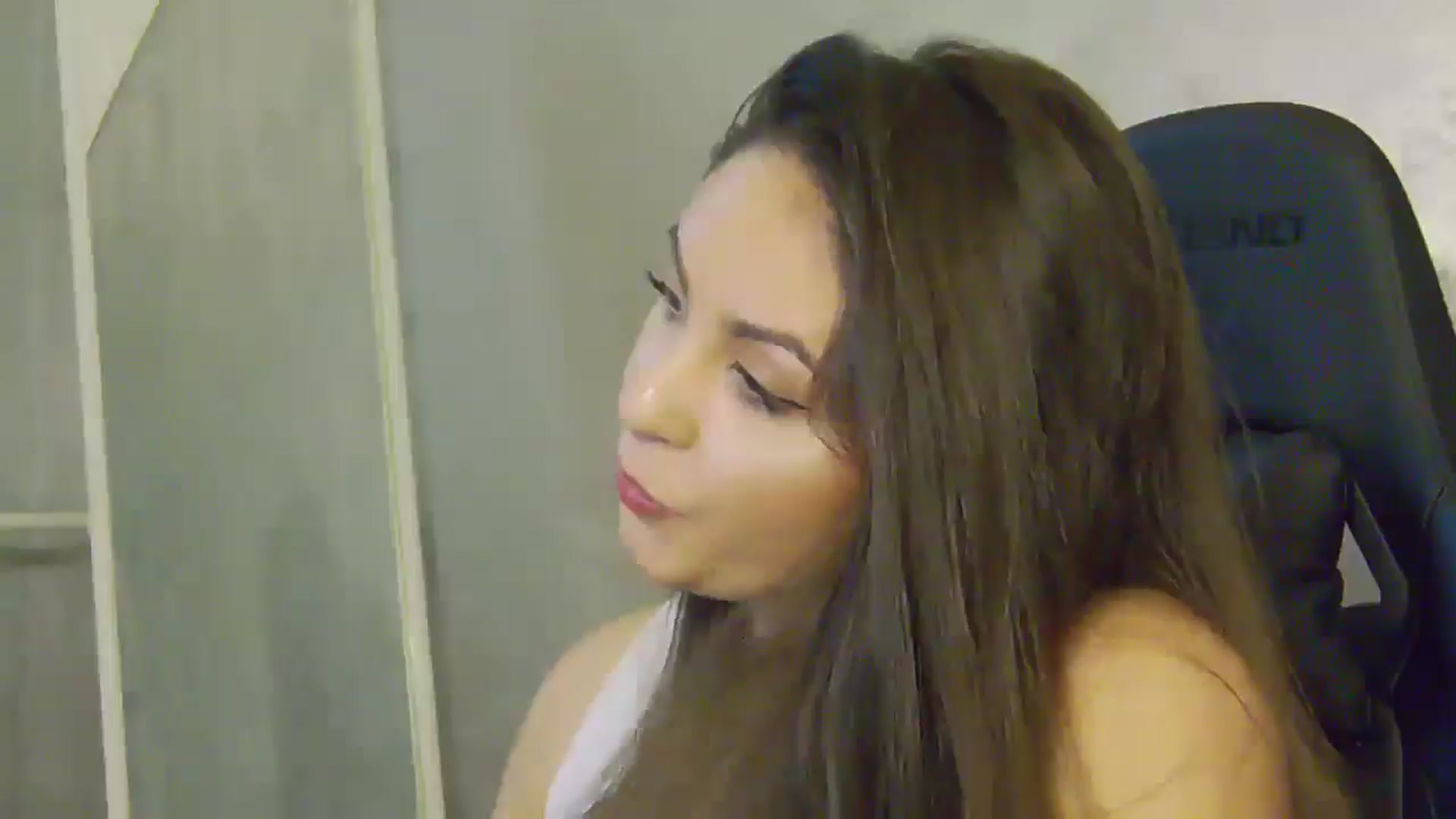 Gallery image thumbnail from NotVanilla's myfreecams stream on, 06/27/2025, 01:19 image 19 of 20