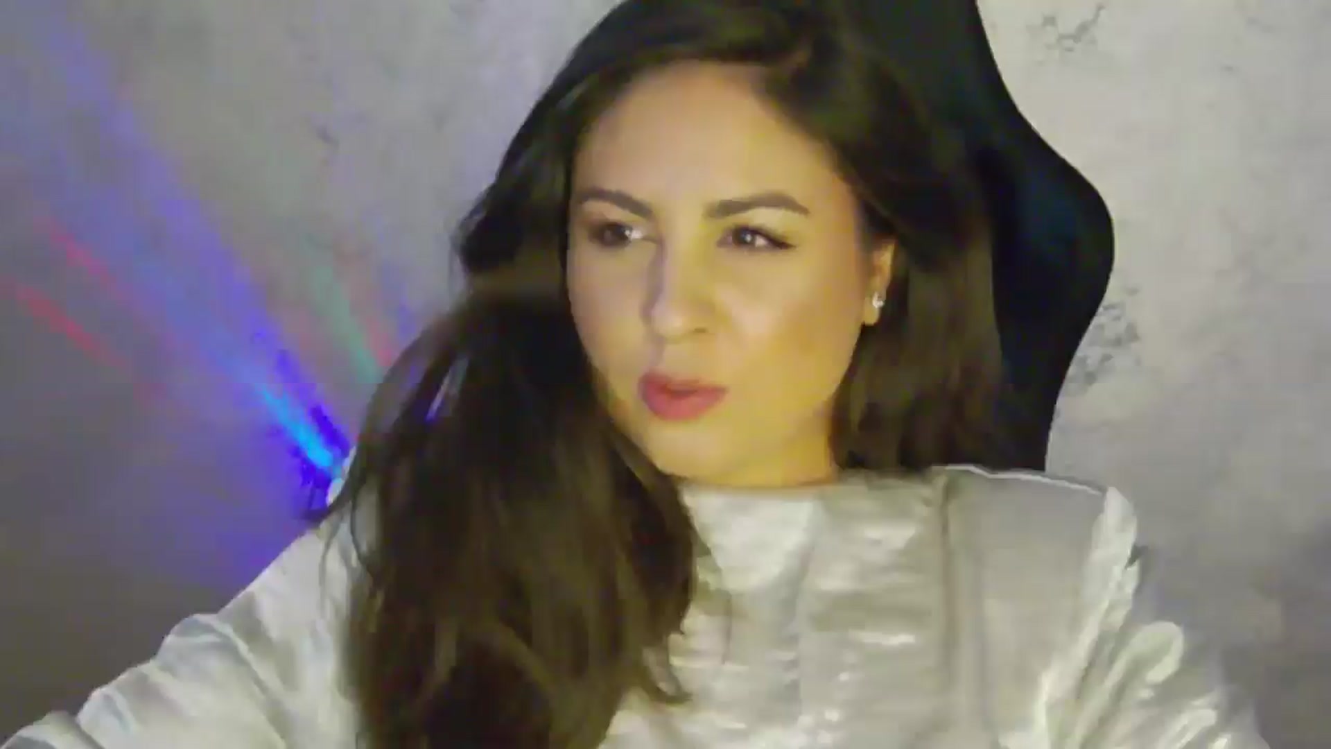 Gallery image thumbnail from NotVanilla's myfreecams stream on, 06/30/2025, 21:04 image 17 of 20