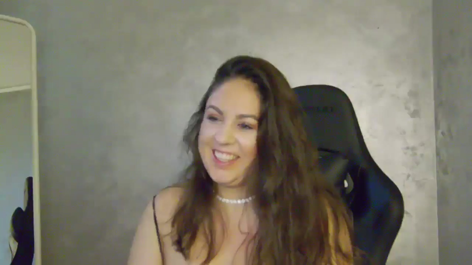 Gallery image thumbnail from NotVanilla's myfreecams stream on, 07/03/2025, 22:55 image 18 of 20