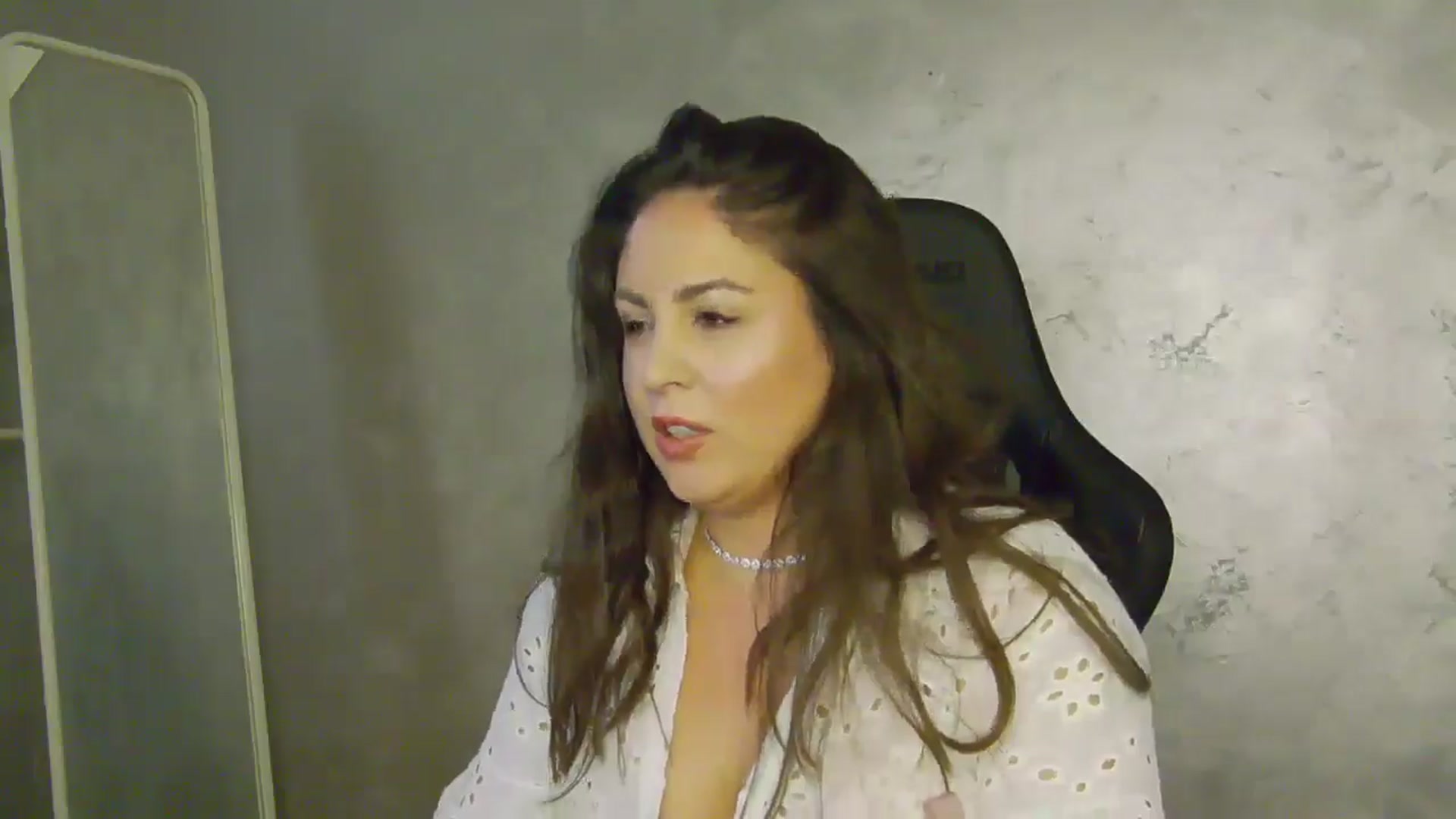 Gallery image thumbnail from NotVanilla's myfreecams stream on, 07/04/2025, 22:13 image 9 of 20