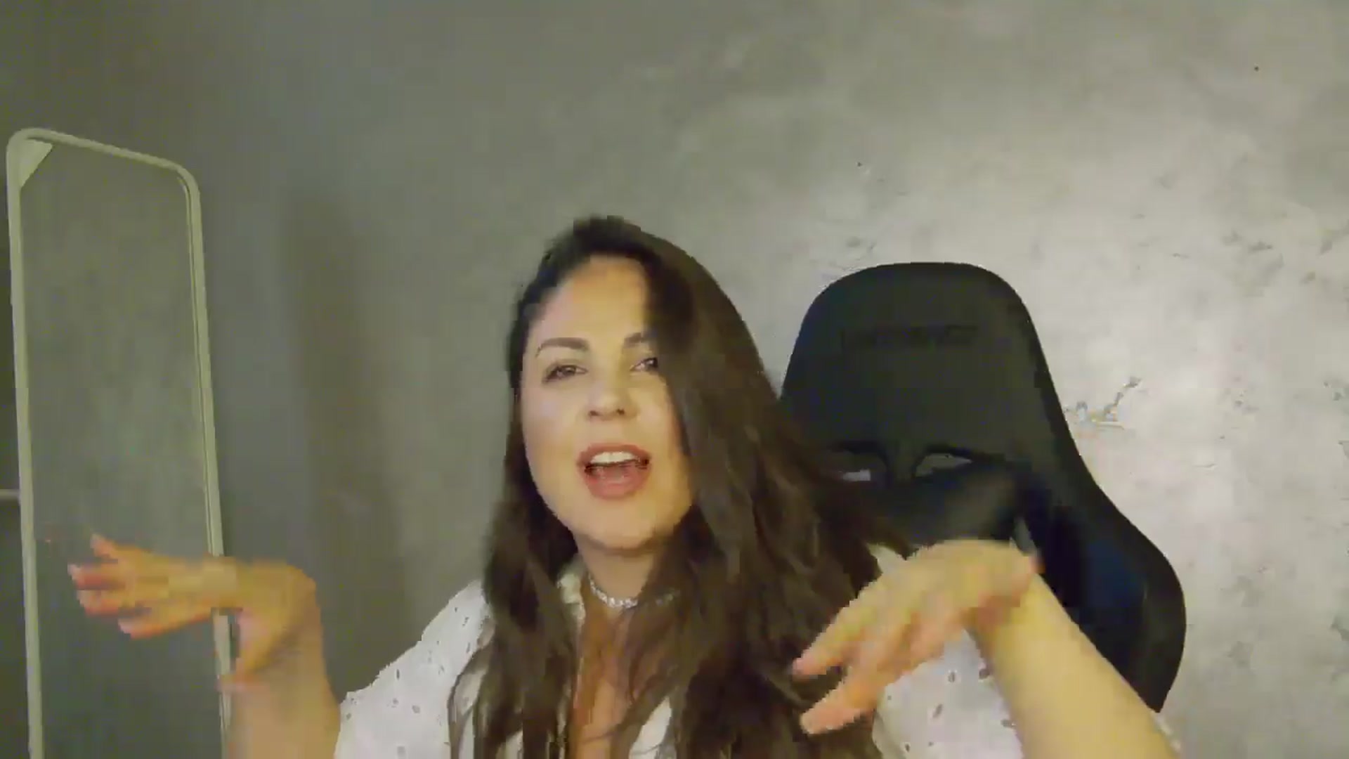 Gallery image thumbnail from NotVanilla's myfreecams stream on, 07/04/2025, 22:13 image 15 of 20