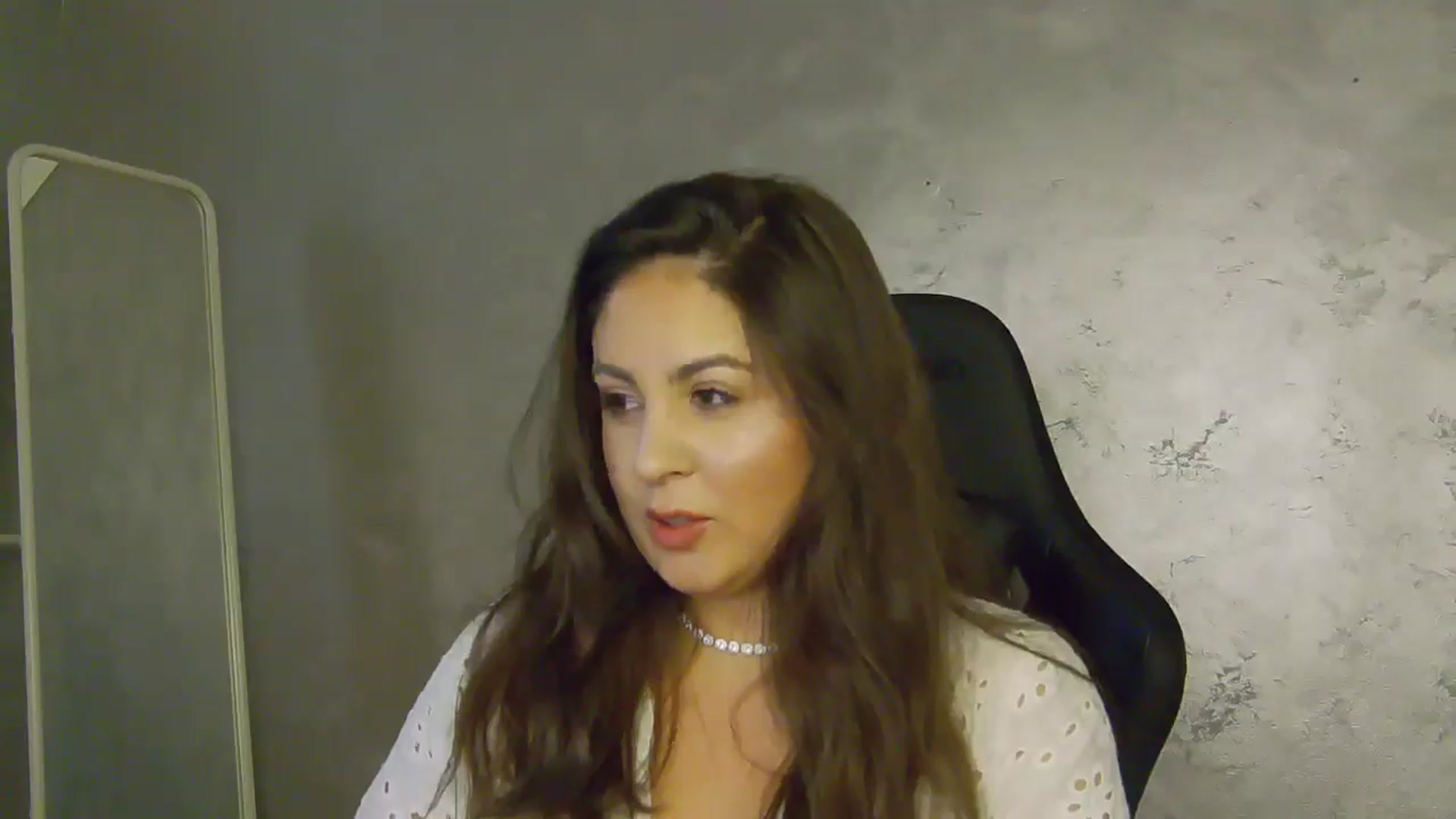 Gallery image thumbnail from NotVanilla's myfreecams stream on, 07/04/2025, 23:01 image 18 of 20