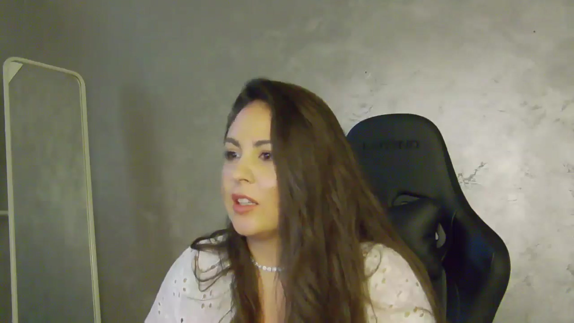 Gallery image thumbnail from NotVanilla's myfreecams stream on, 07/04/2025, 23:01 image 4 of 20