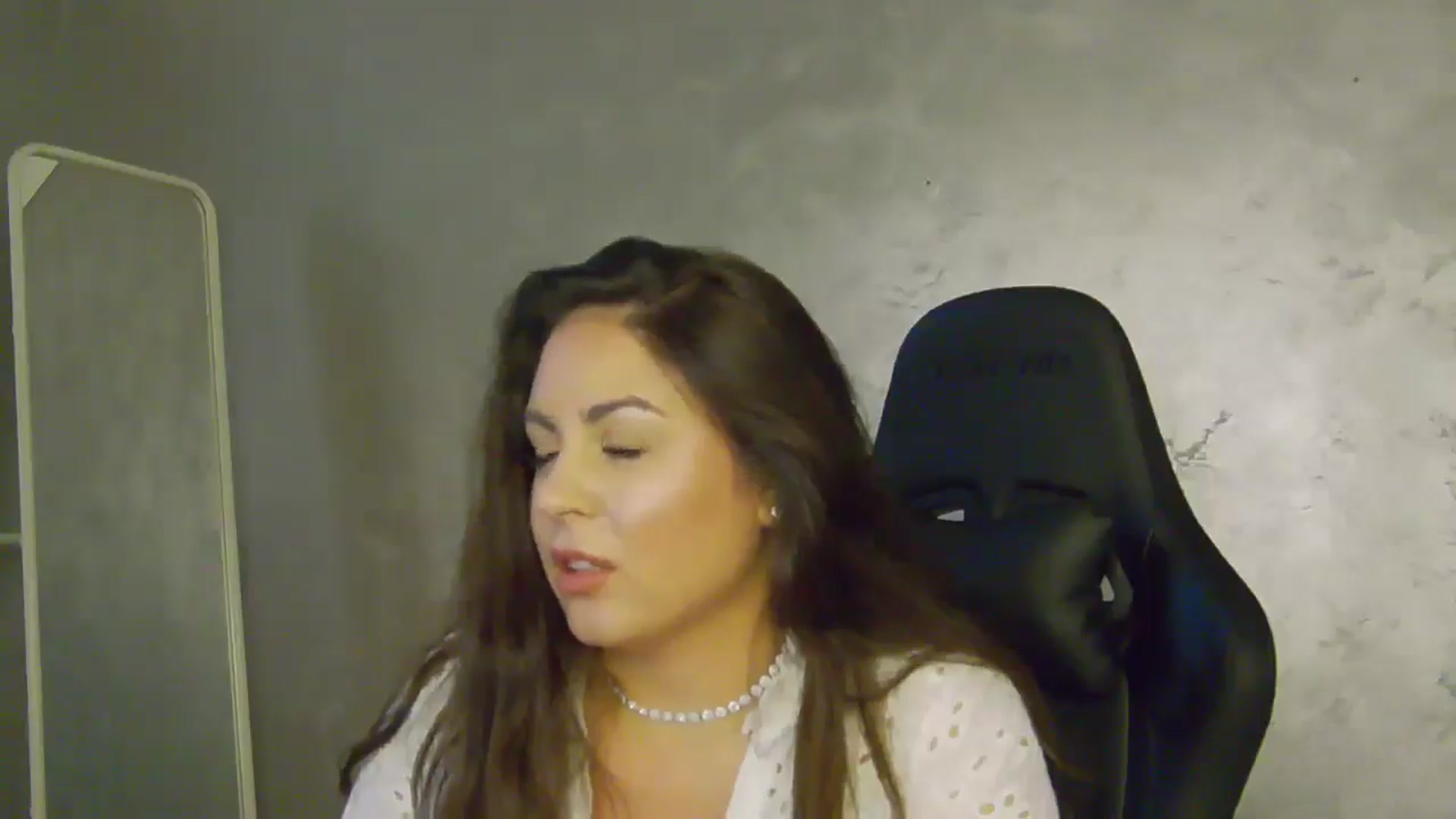 Gallery image thumbnail from NotVanilla's myfreecams stream on, 07/04/2025, 23:01 image 14 of 20
