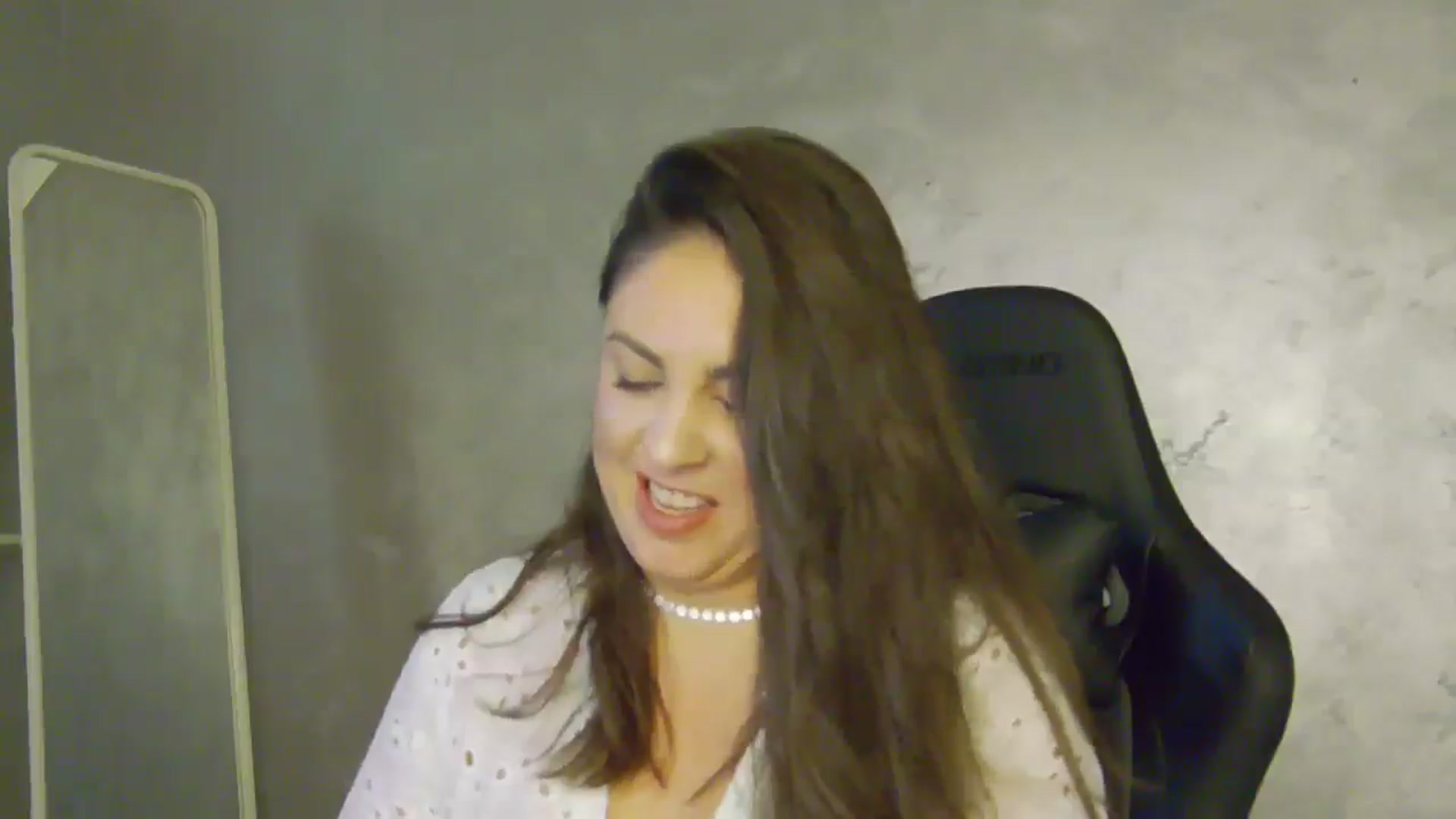 Gallery image thumbnail from NotVanilla's myfreecams stream on, 07/04/2025, 23:01 image 5 of 20