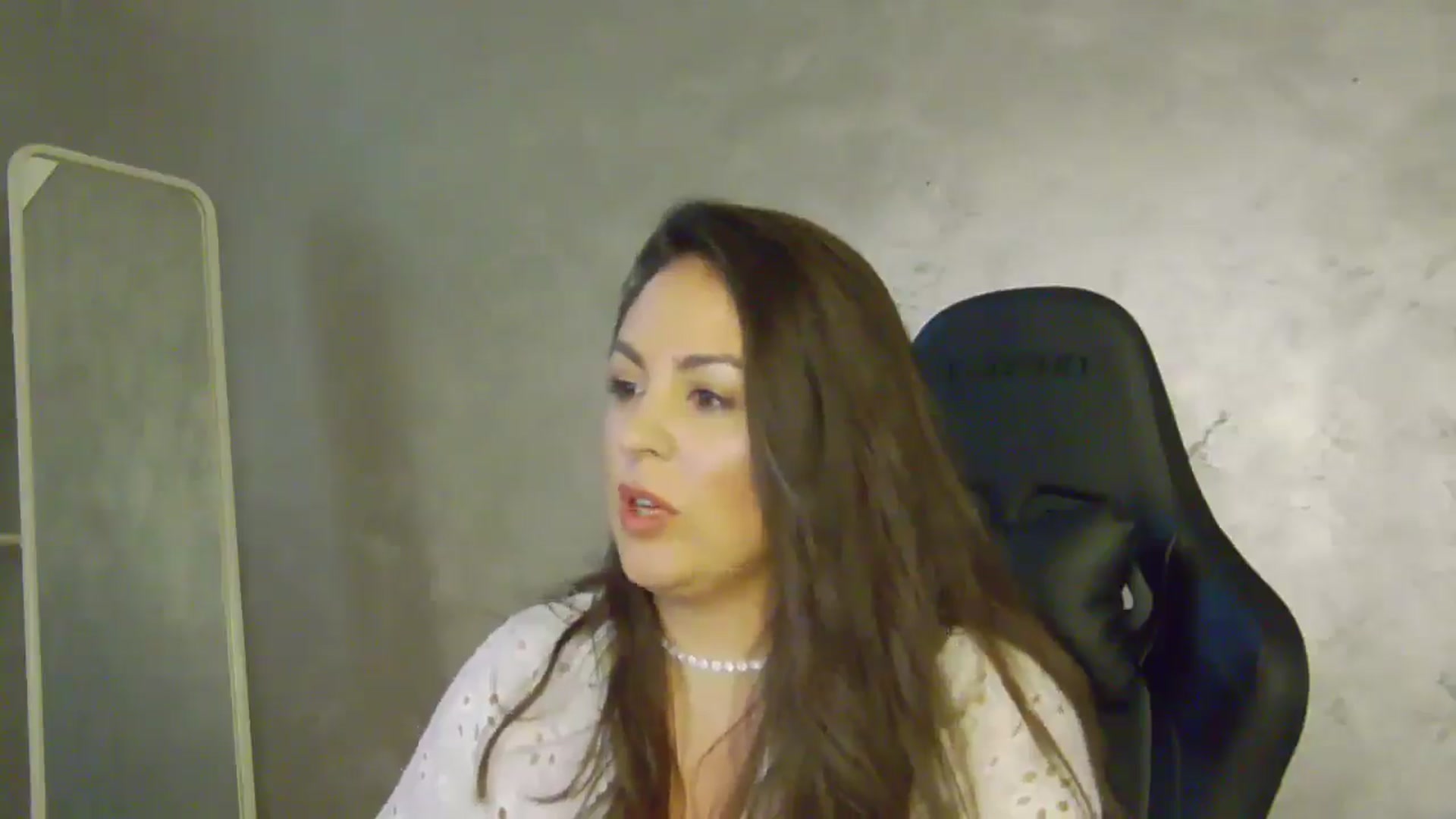 Gallery image thumbnail from NotVanilla's myfreecams stream on, 07/04/2025, 23:01 image 6 of 20