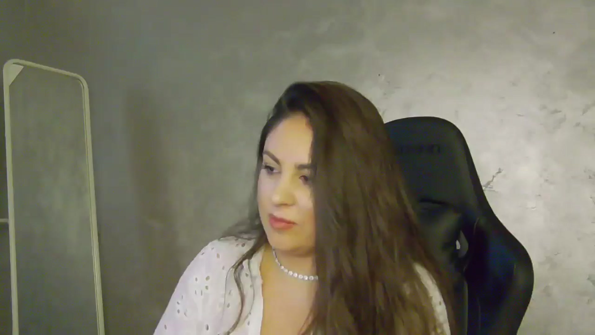 Gallery image thumbnail from NotVanilla's myfreecams stream on, 07/04/2025, 23:01 image 1 of 20