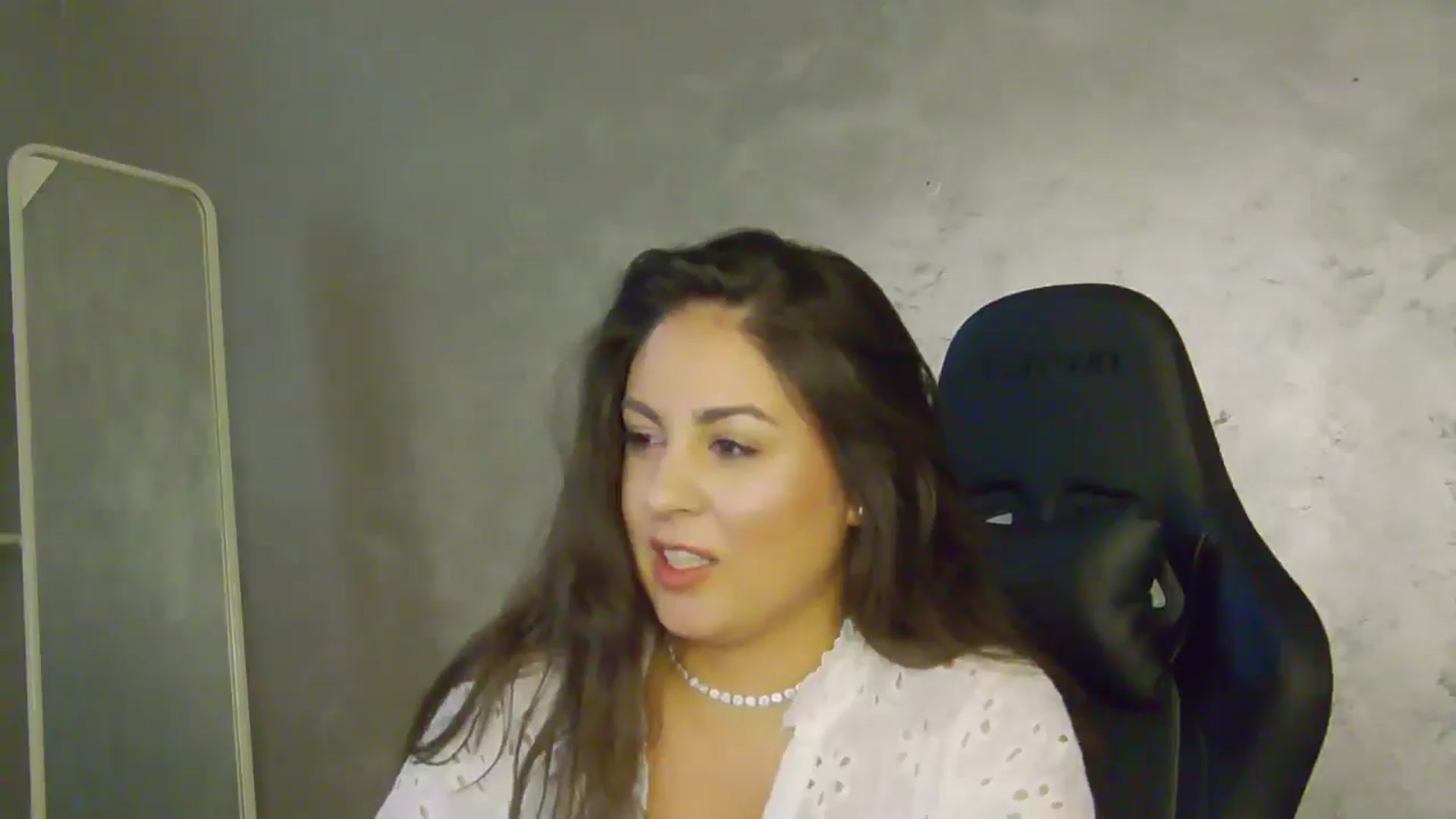 Gallery image thumbnail from NotVanilla's myfreecams stream on, 07/04/2025, 23:01 image 10 of 20