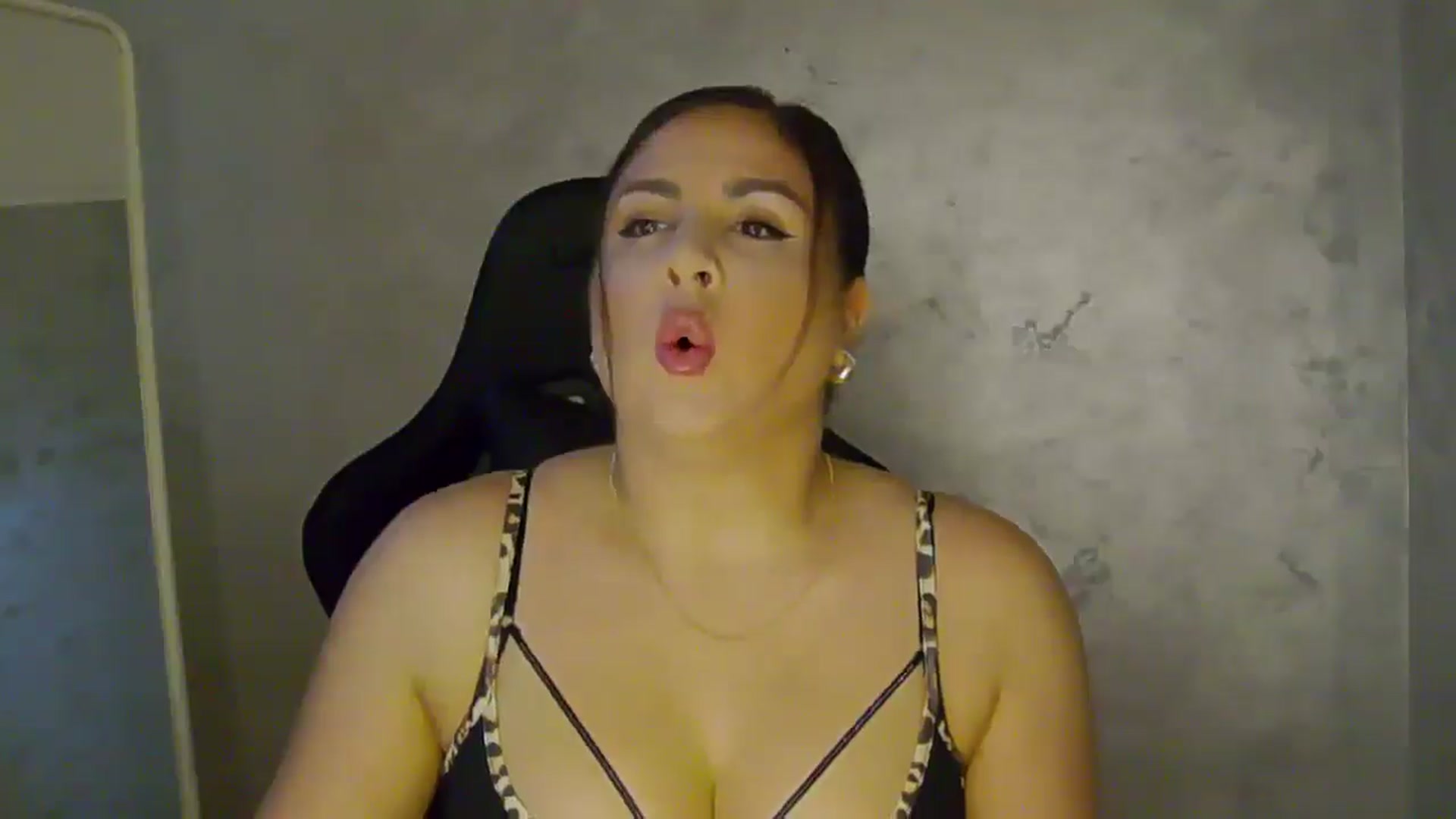 Gallery image thumbnail from NotVanilla's myfreecams stream on, 07/07/2025, 01:56 image 7 of 20