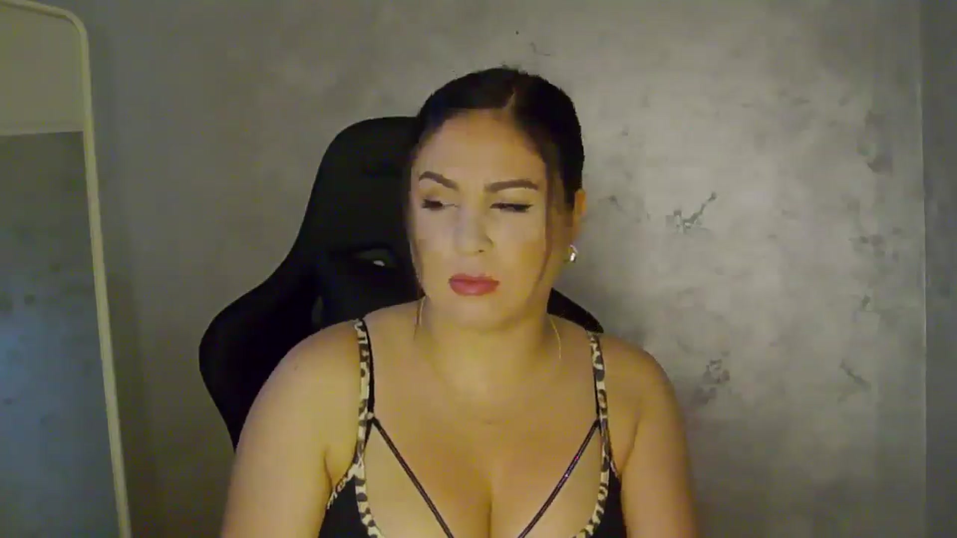 Gallery image thumbnail from NotVanilla's myfreecams stream on, 07/07/2025, 01:56 image 6 of 20
