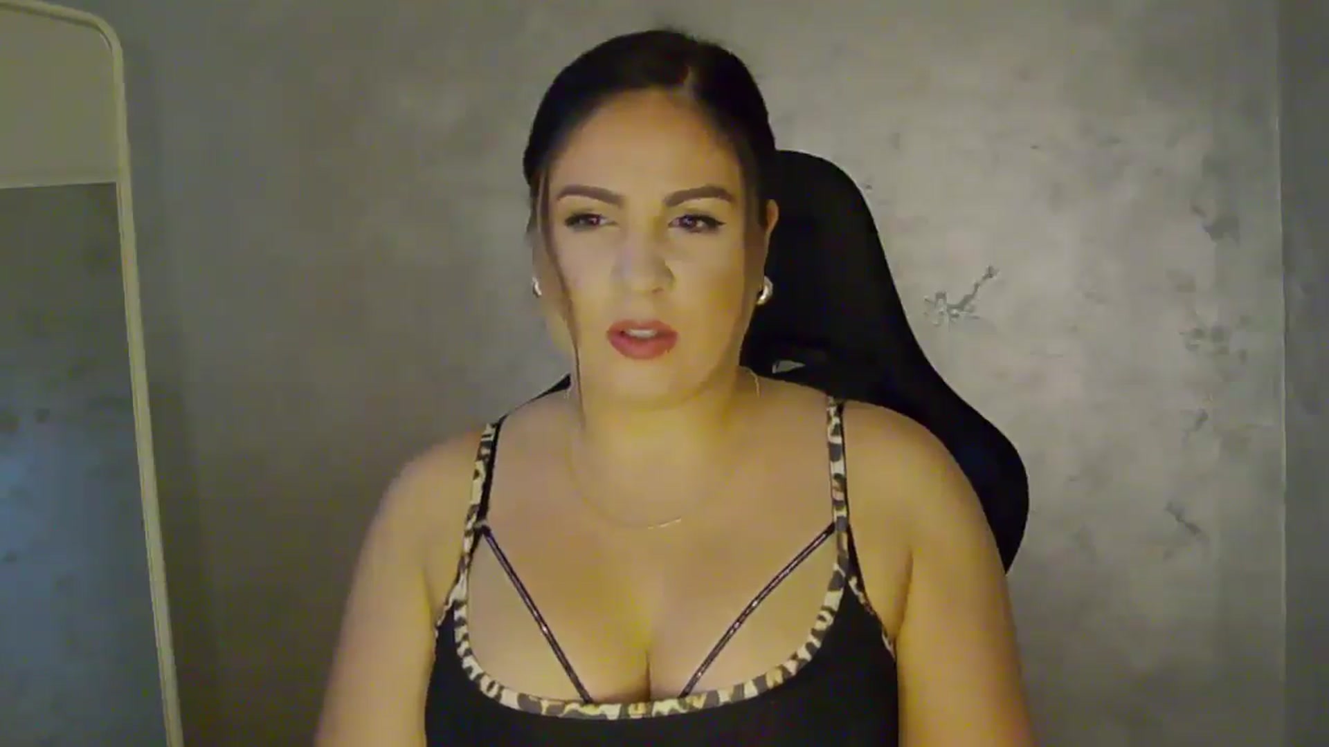 Gallery image thumbnail from NotVanilla's myfreecams stream on, 07/07/2025, 01:56 image 11 of 20
