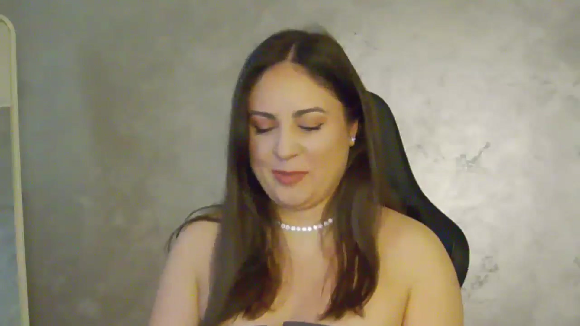 Gallery image thumbnail from NotVanilla's myfreecams stream on, 07/08/2025, 21:10 image 6 of 20