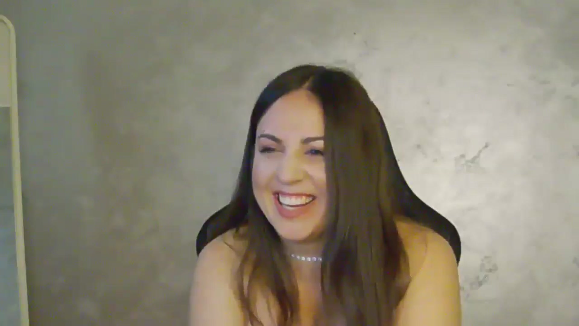 Gallery image thumbnail from NotVanilla's myfreecams stream on, 07/08/2025, 21:10 image 17 of 20
