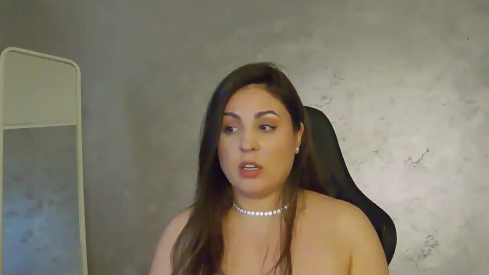 Gallery image thumbnail from NotVanilla's myfreecams stream on, 07/09/2025, 05:05 image 3 of 20